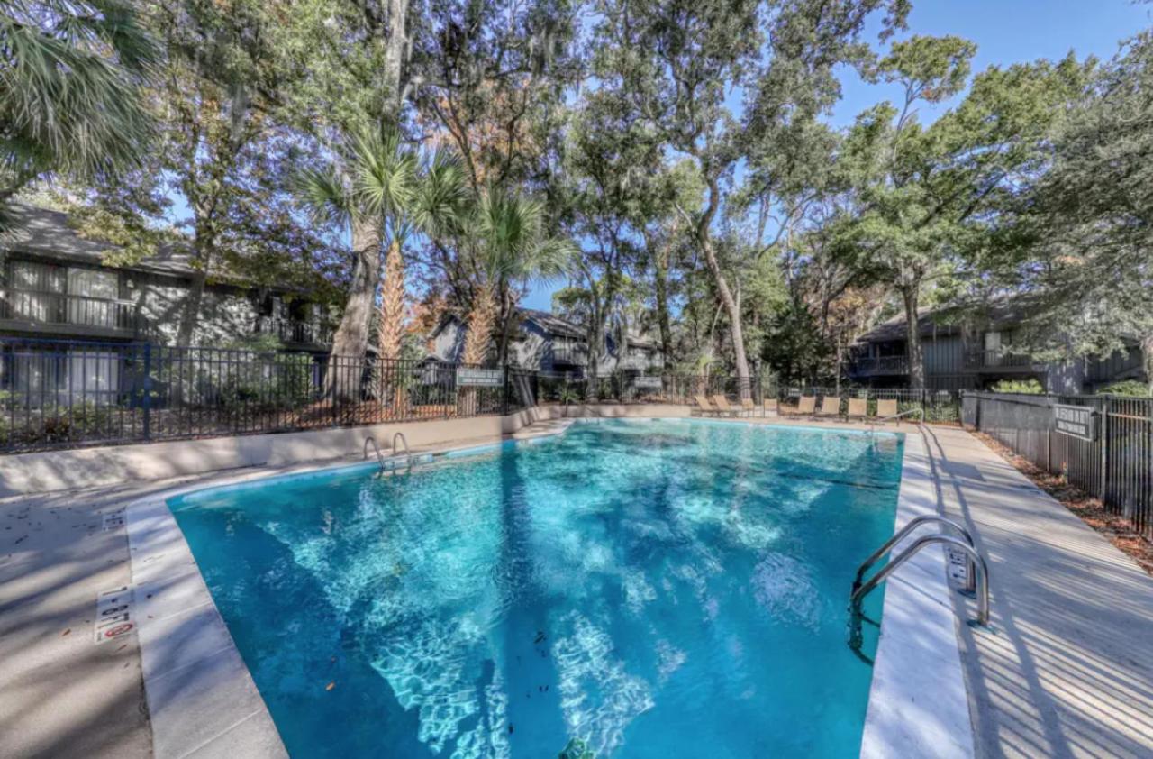 4 Hickory Cove