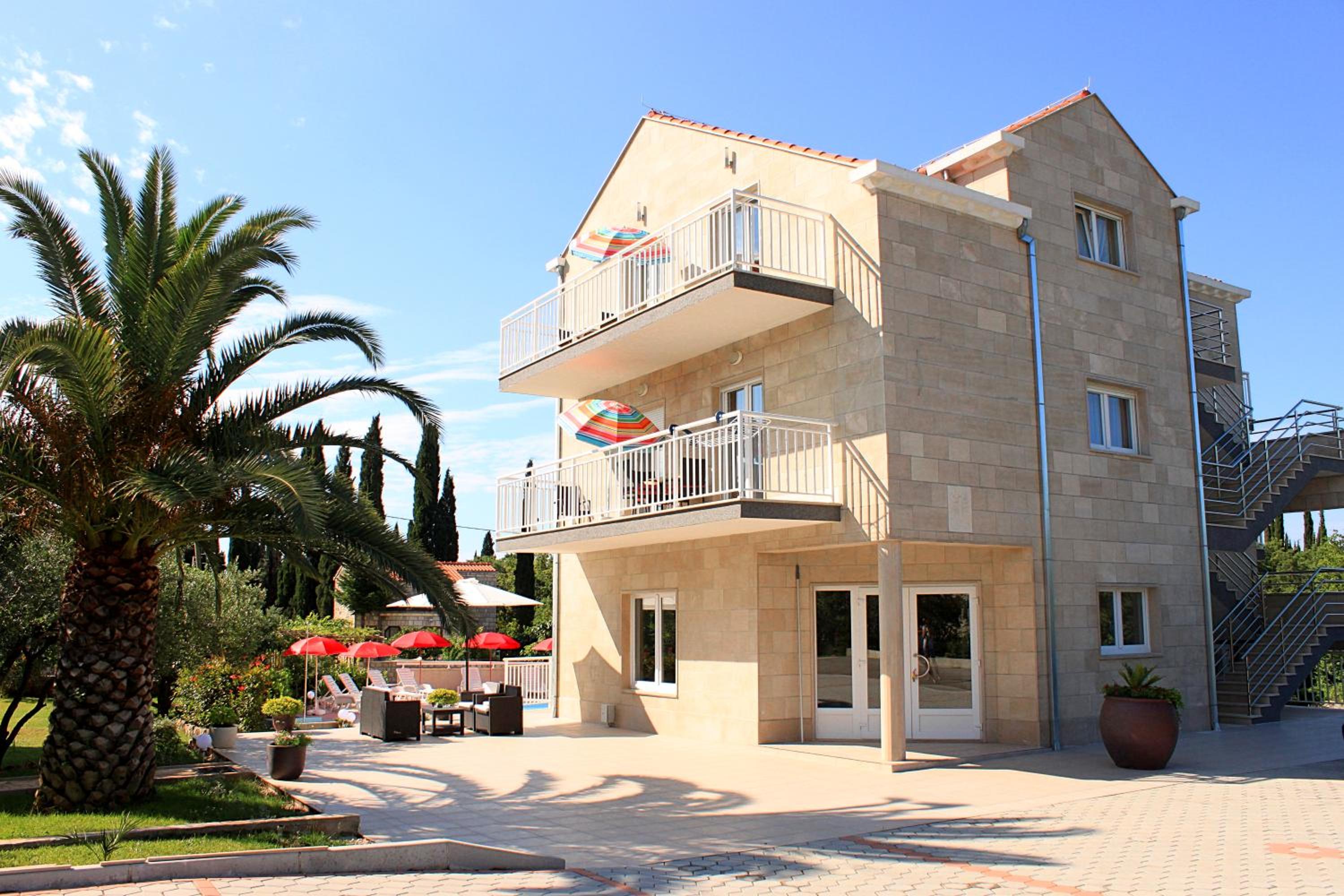 Hotel Apartments Grand Pinea - Image 1