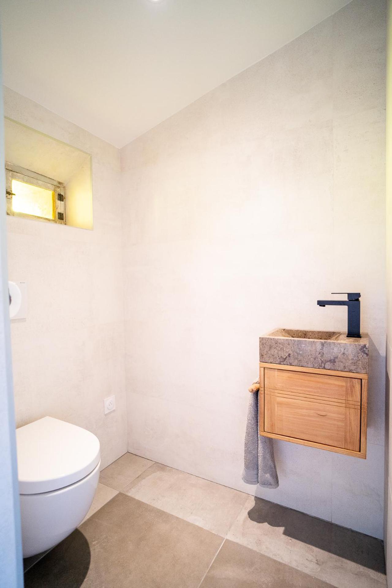 Montpellier Vacations - L'Olivier Loft HH Centre Corum - Netflix  Prime Video 4k - Property Image 3