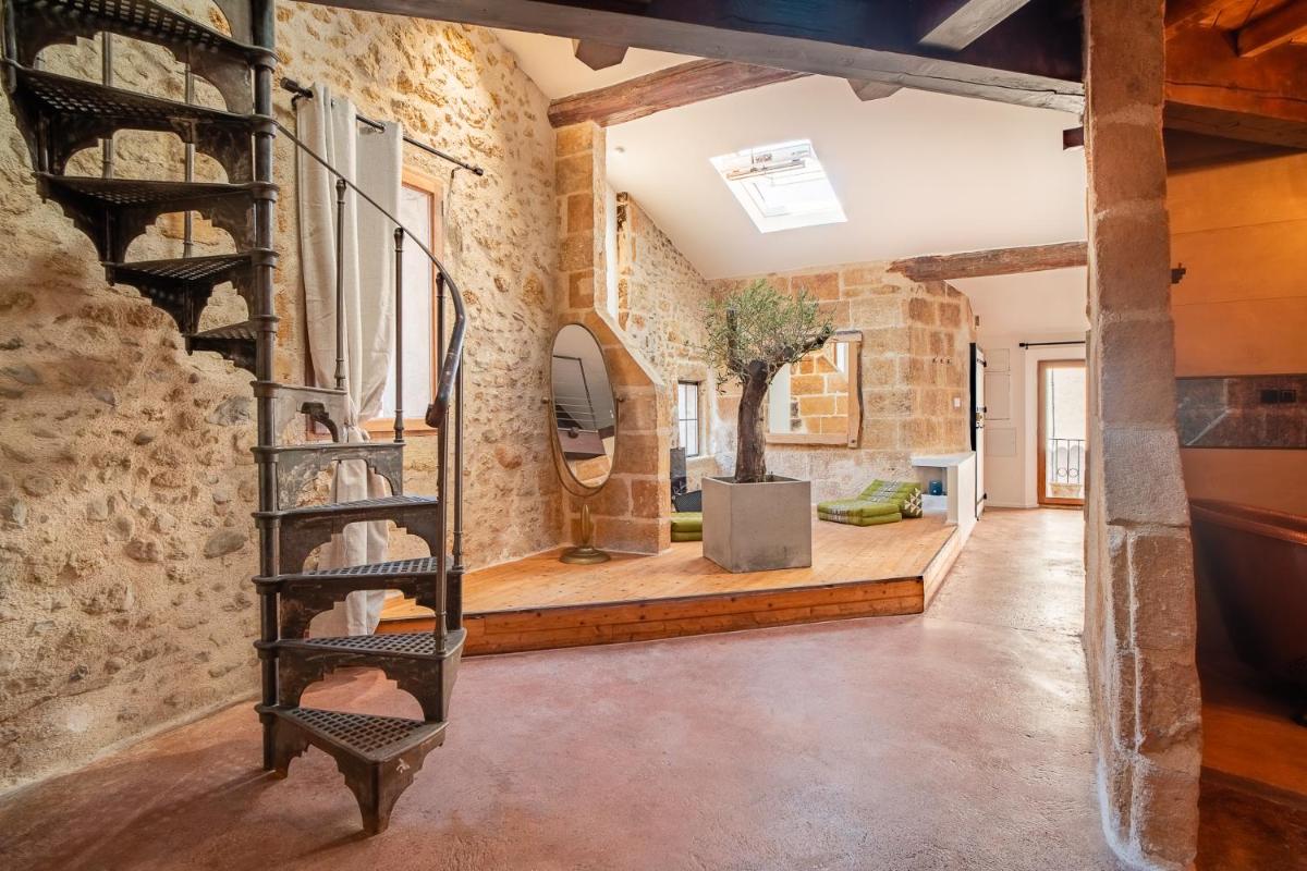 Montpellier Vacations - L'Olivier Loft HH Centre Corum - Netflix  Prime Video 4k - Property Image 12