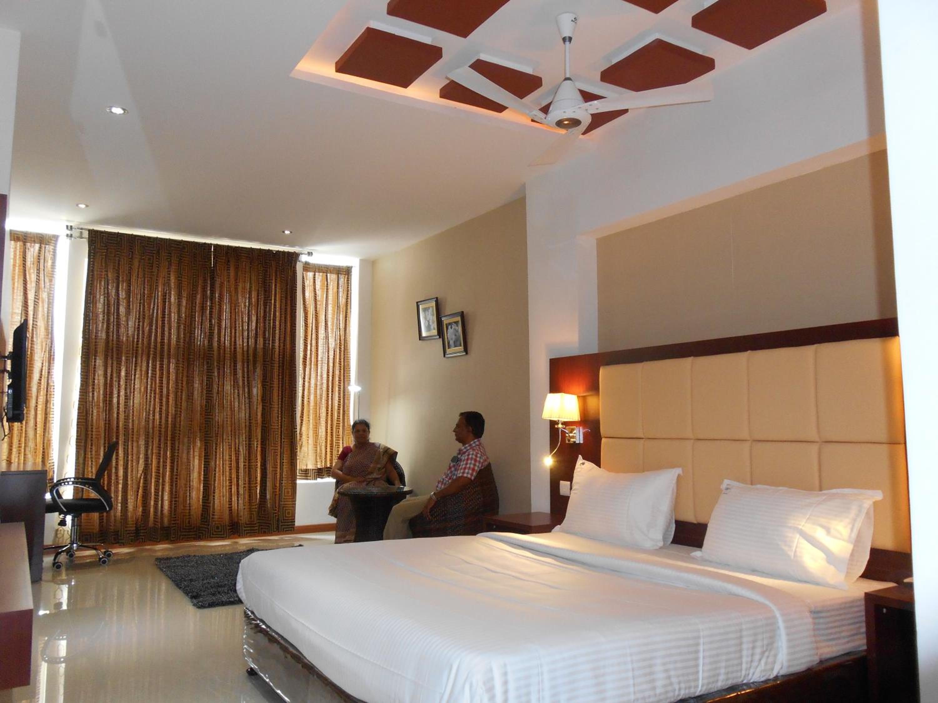 Rajmahal Inn