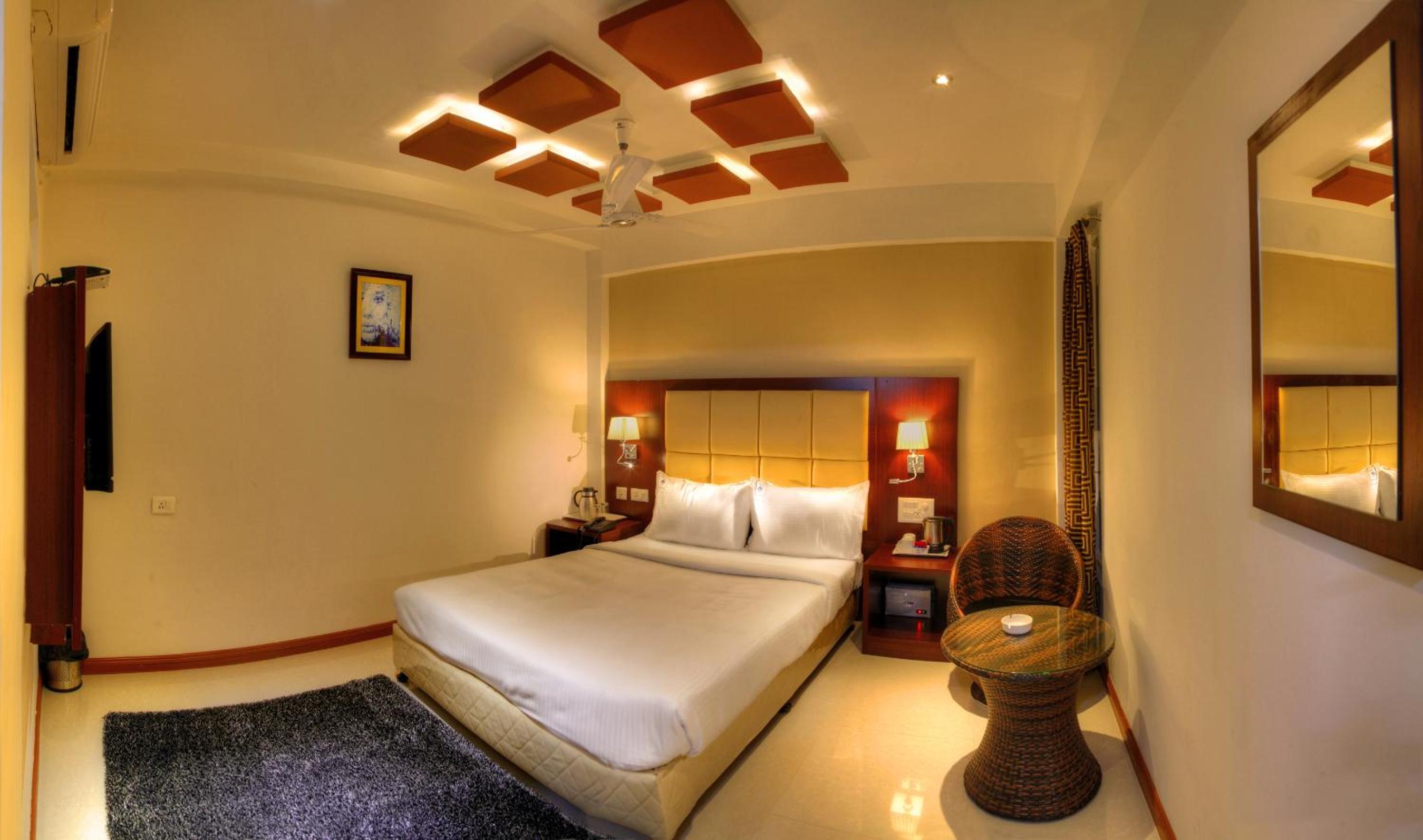 Rajmahal Inn