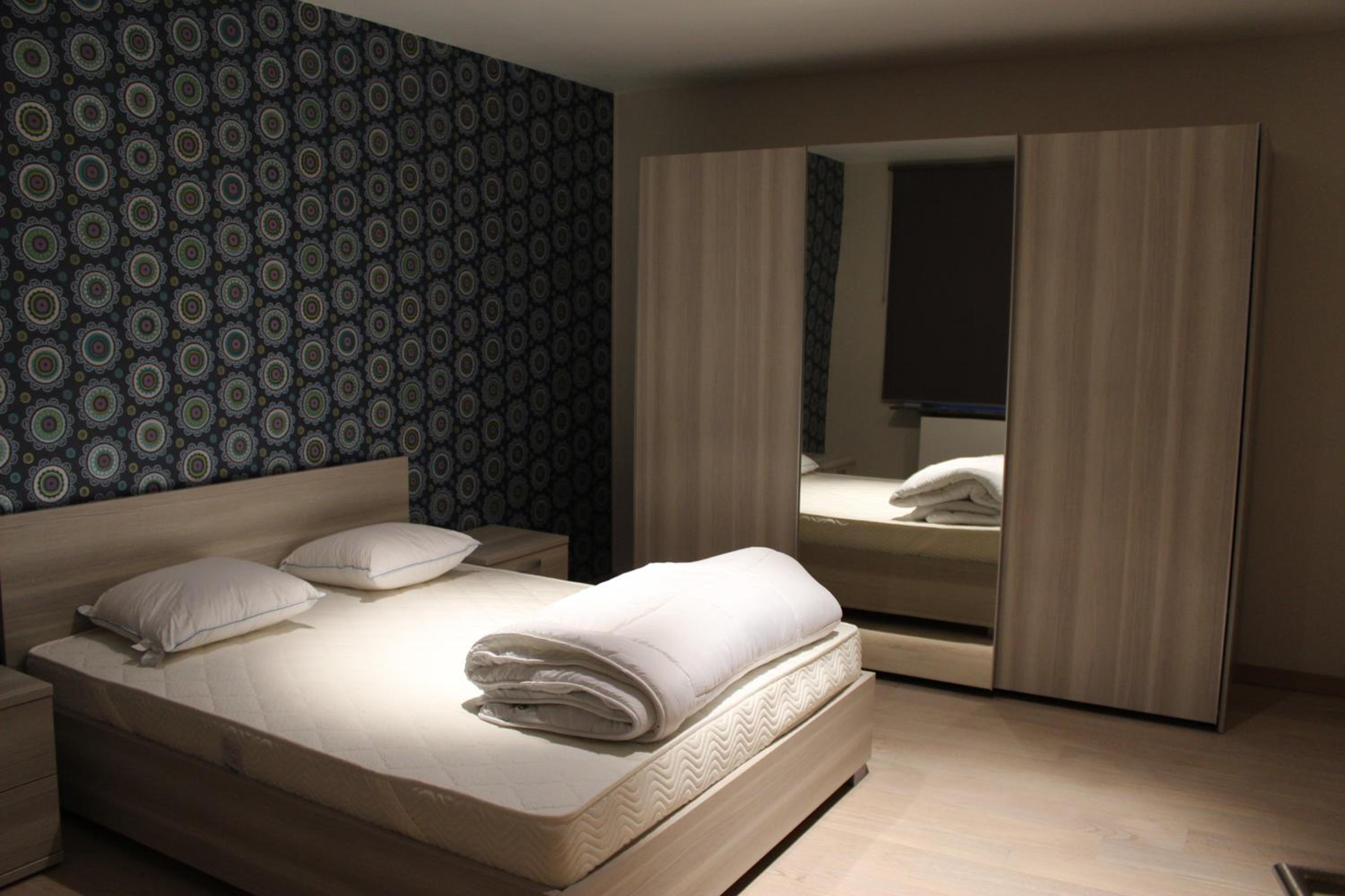 Golden Tulip view 4