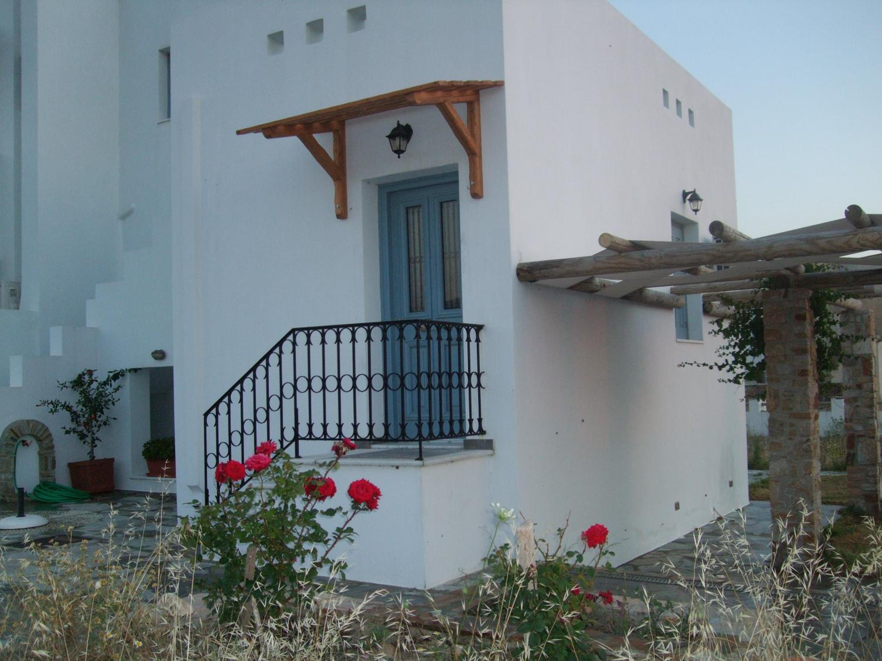 Irida Vacation Suites — photo 13