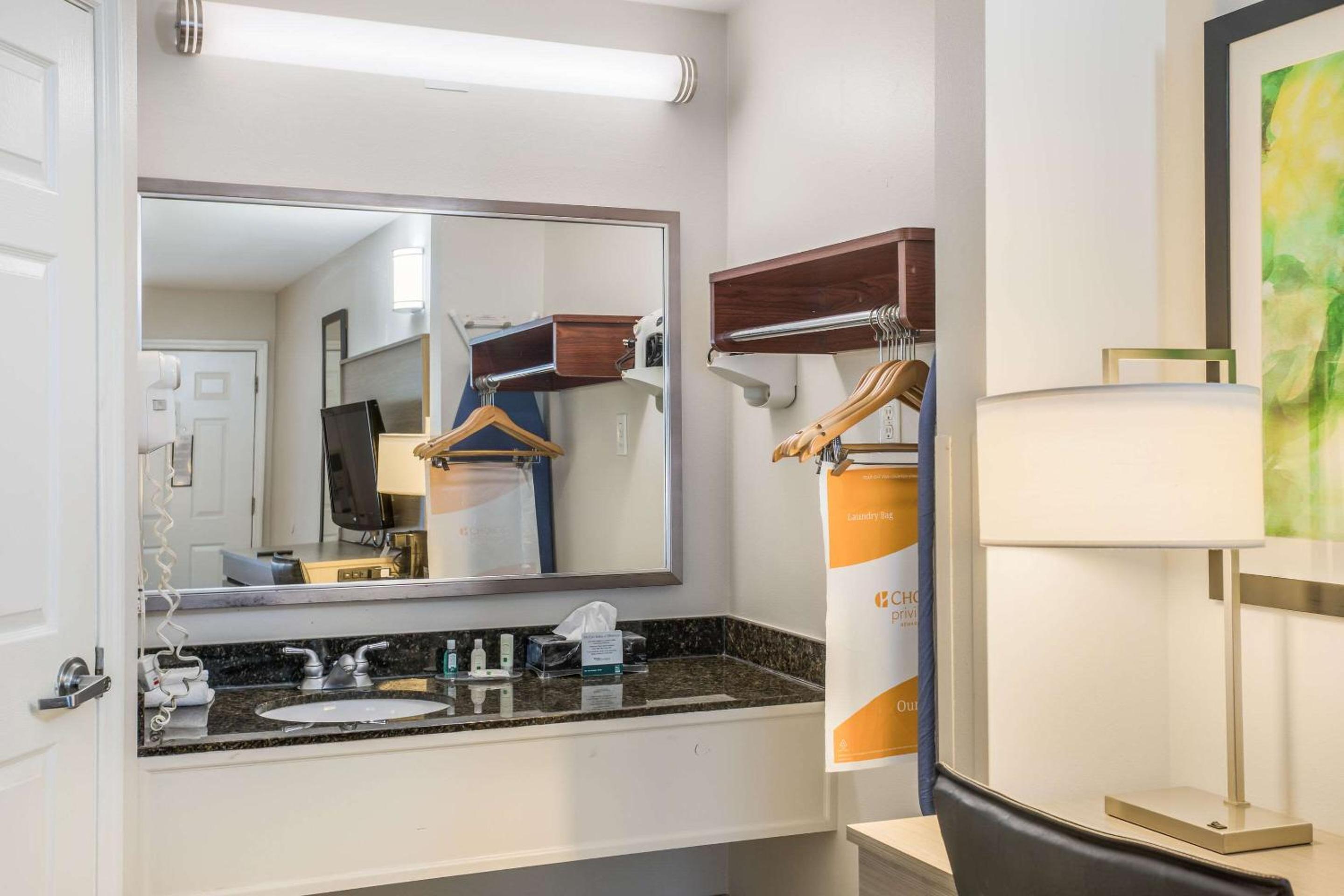 Quality Inn Gallatin-Nashville Metro - Property Image 36
