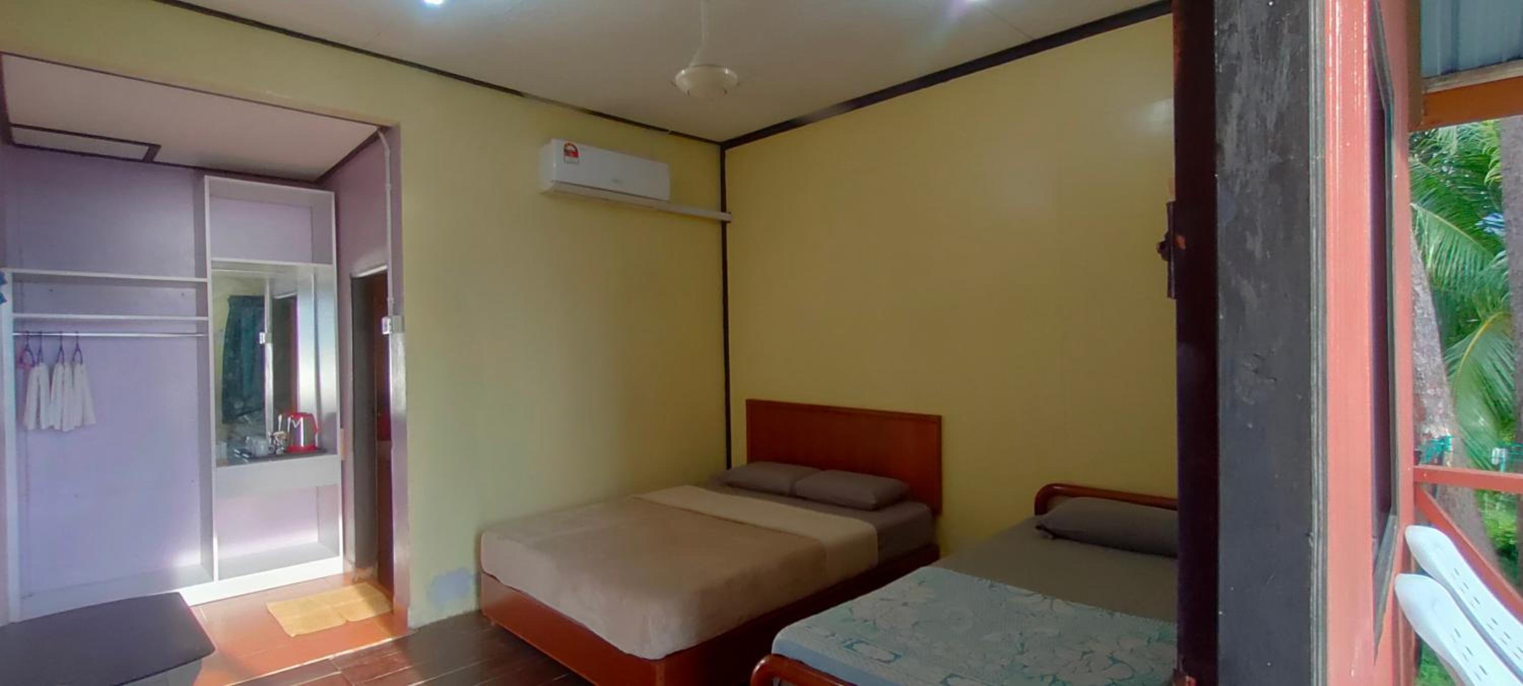 Photo 12