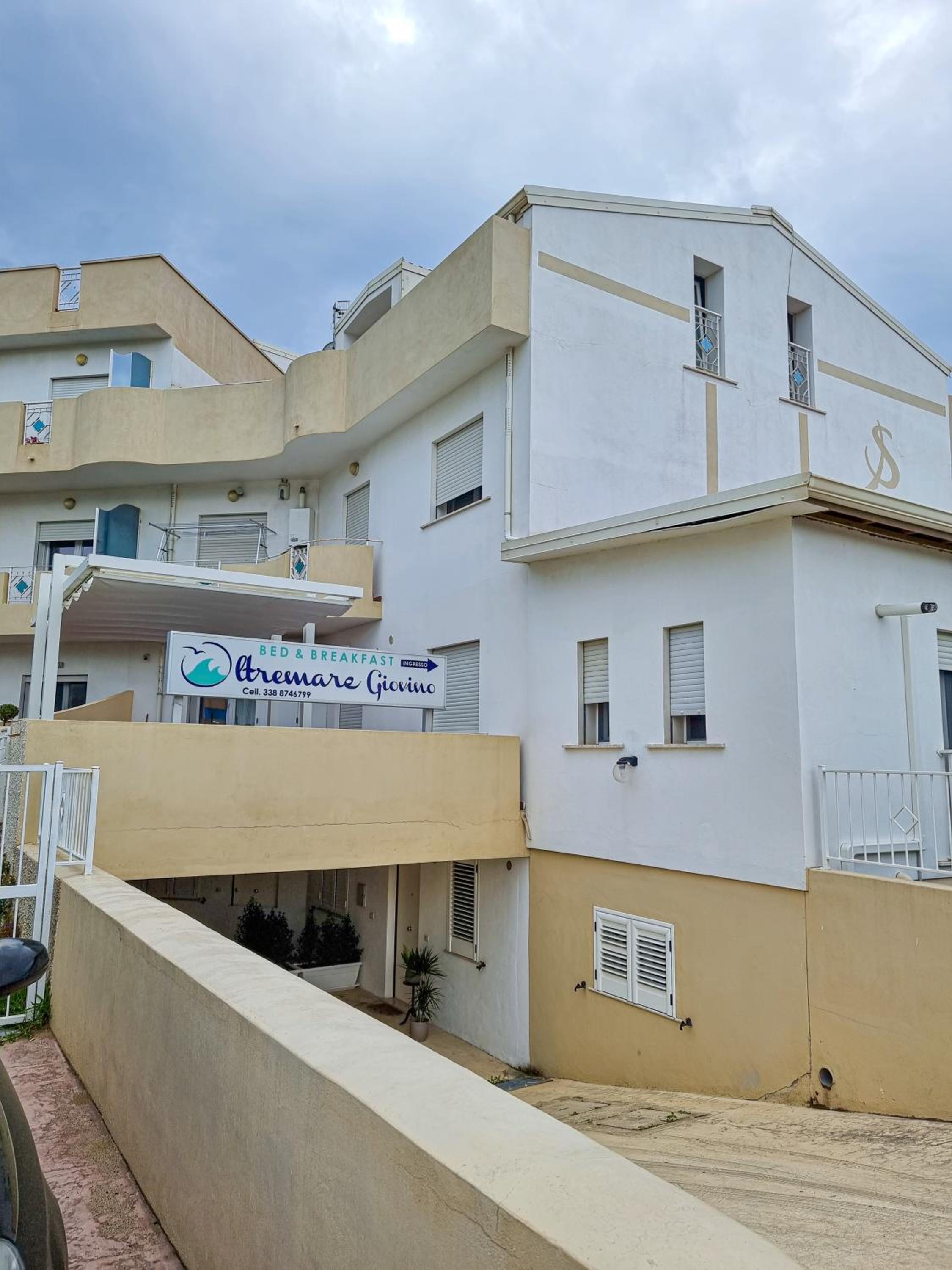 Oltremare Giovino view 3