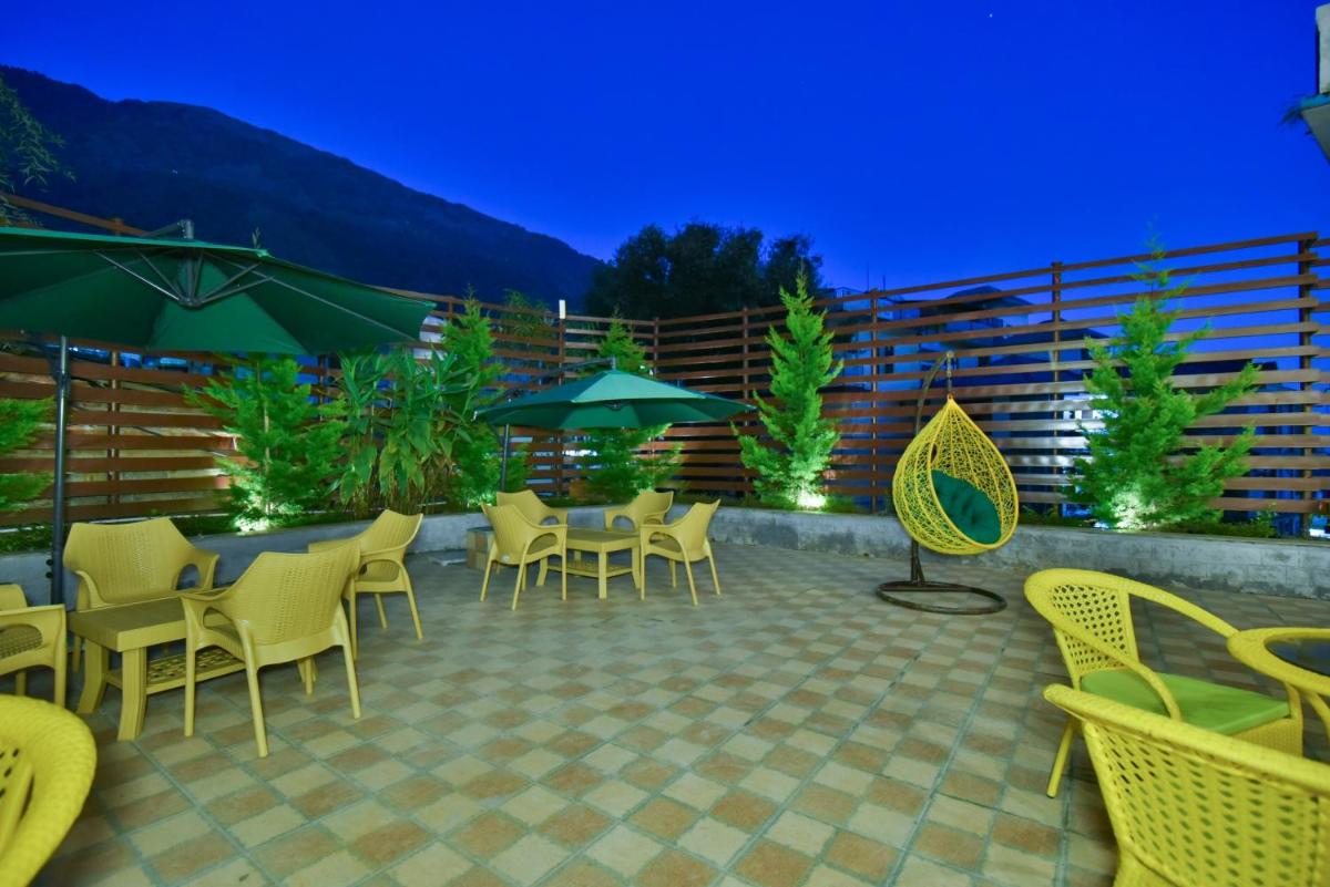 outdoor BBQ area
