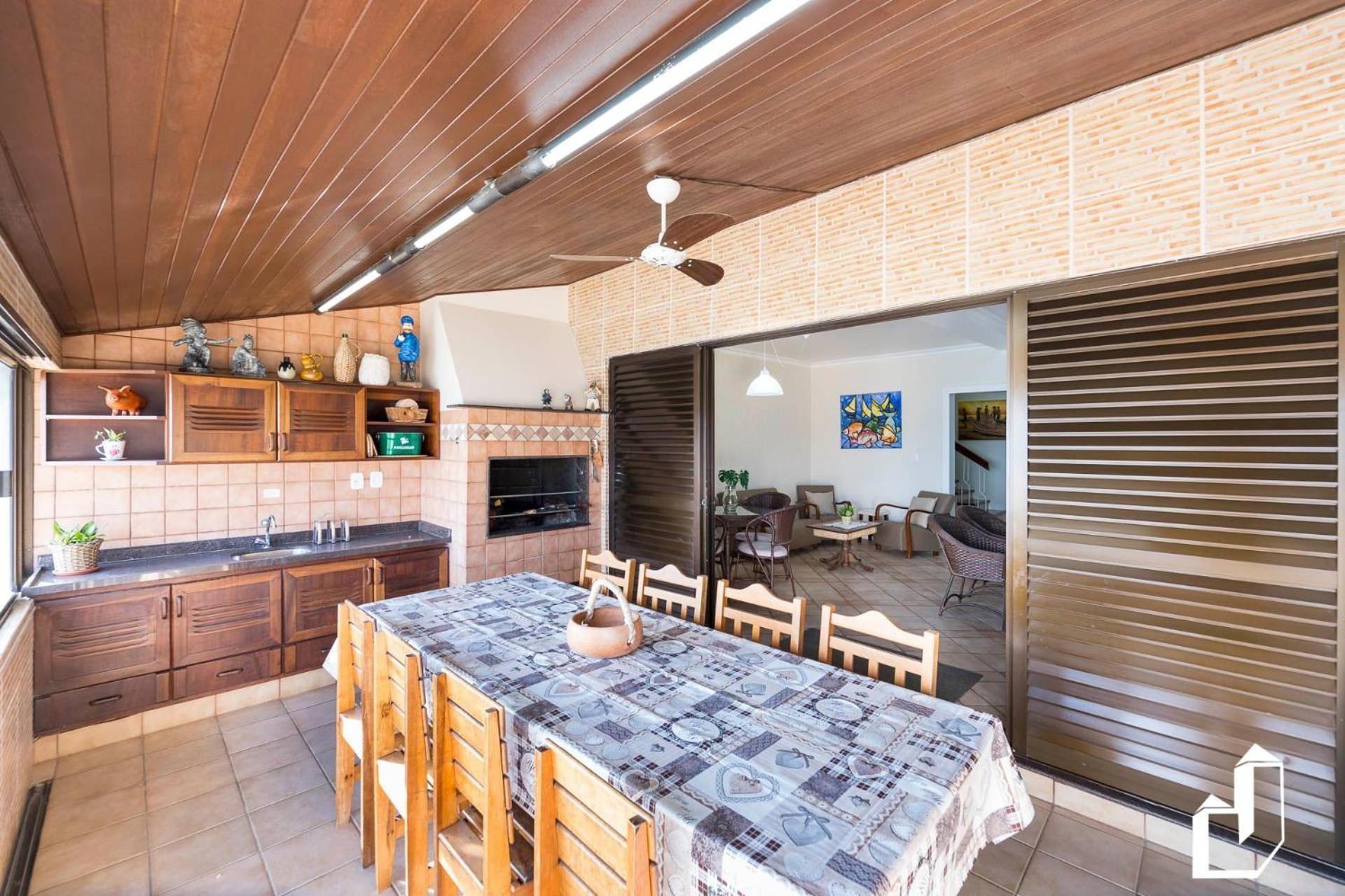Casa frente ao Mar de Dentro com pôr do sol único