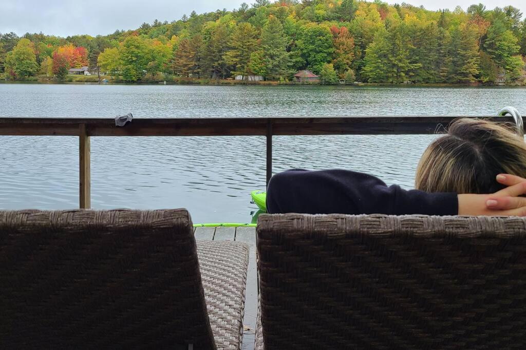 Year-round Waterfront Green Cottage On Vert Lake view 4