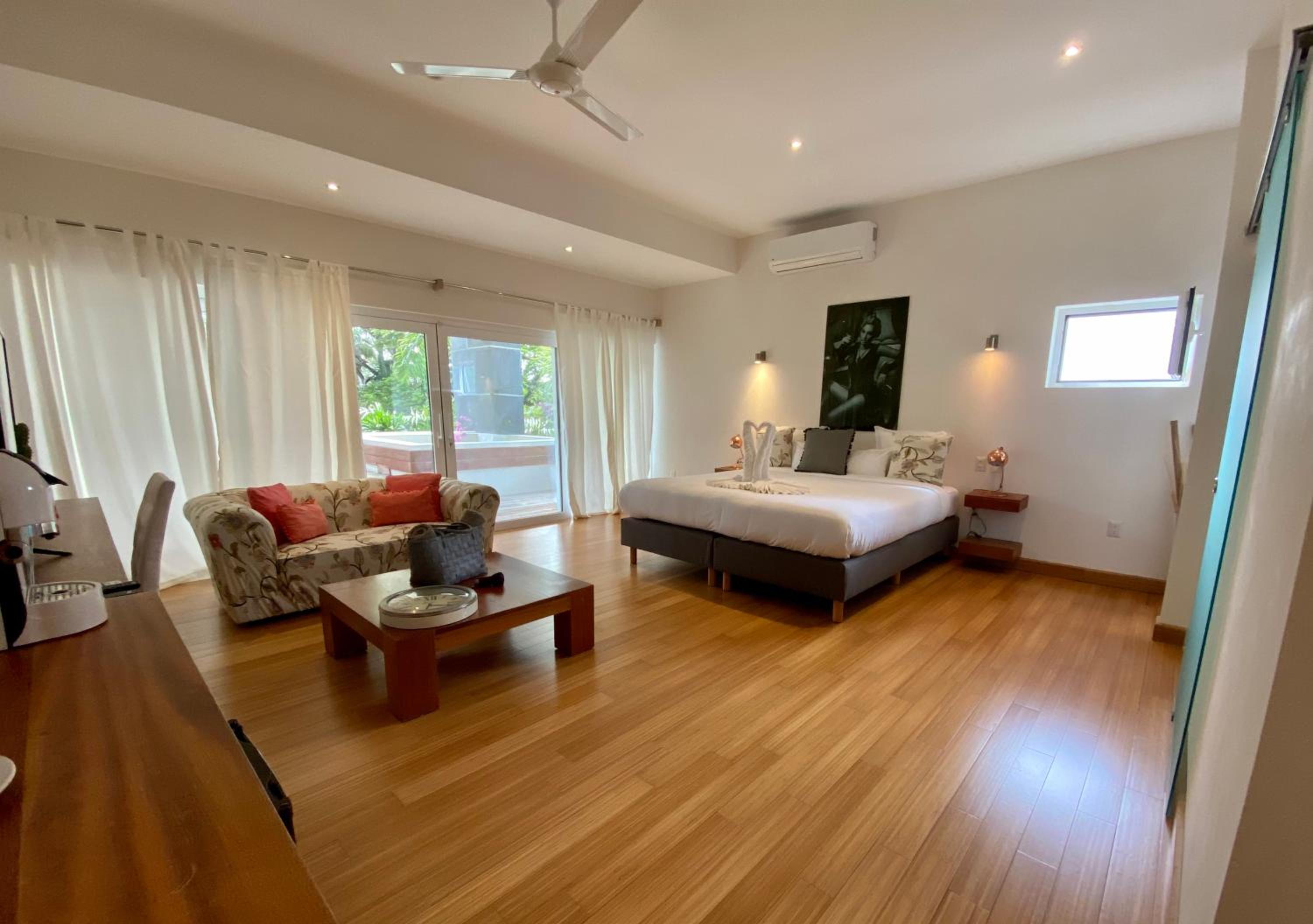 CASA-22 Luxury Boutique Hotel