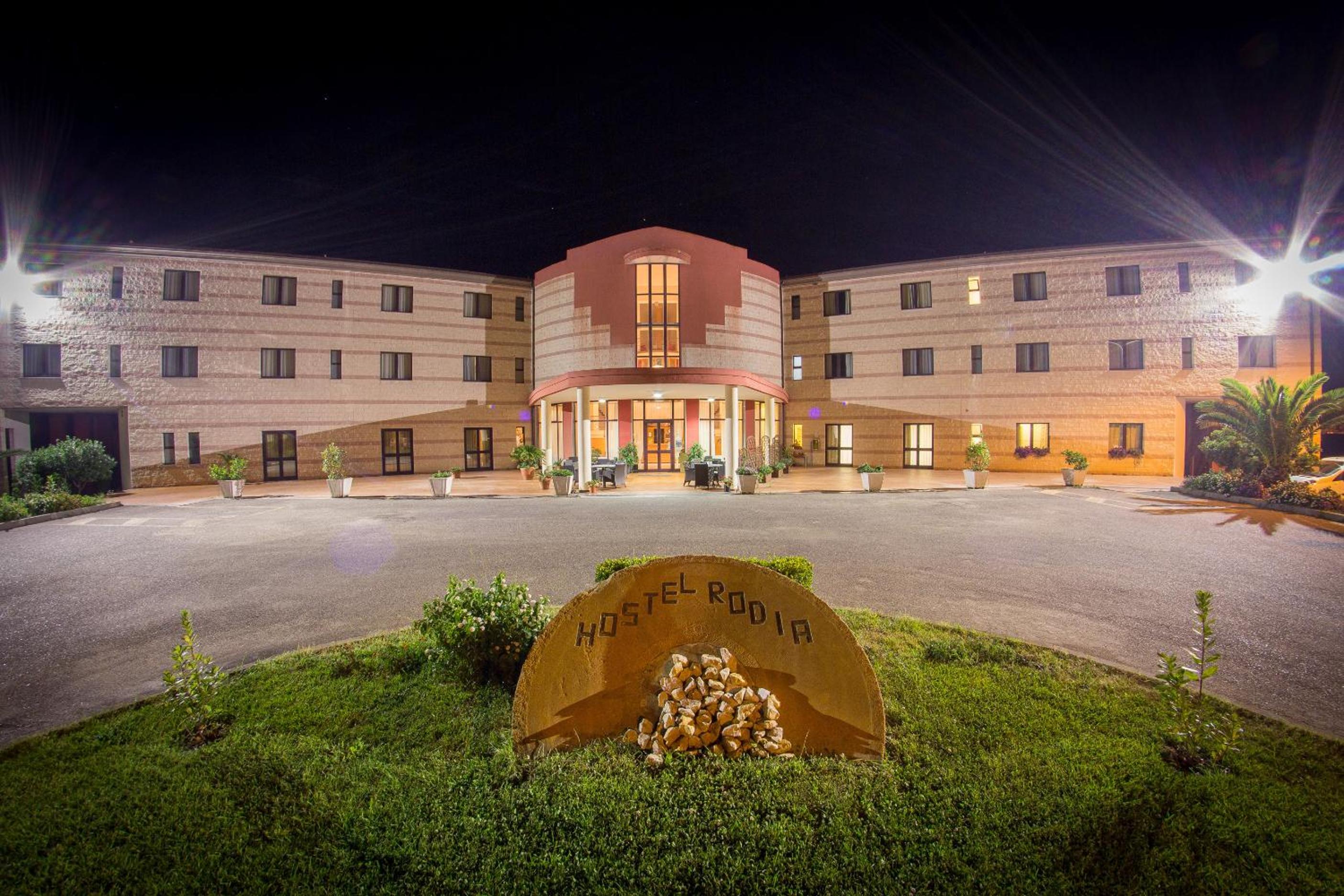 Hotel Rodia Inn - Image 1