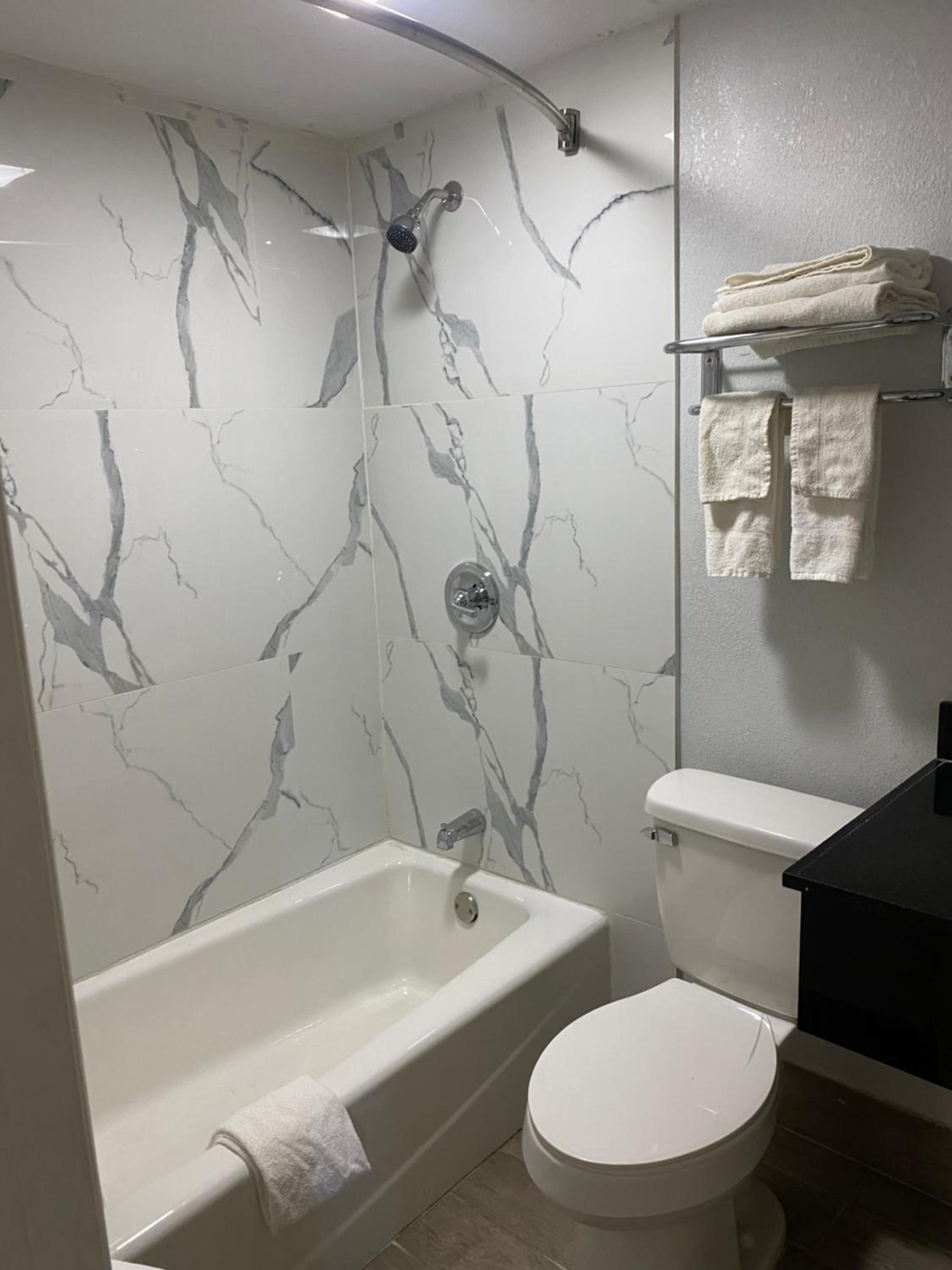 Hobbs Vacations - Executive Inn - Property Image 7