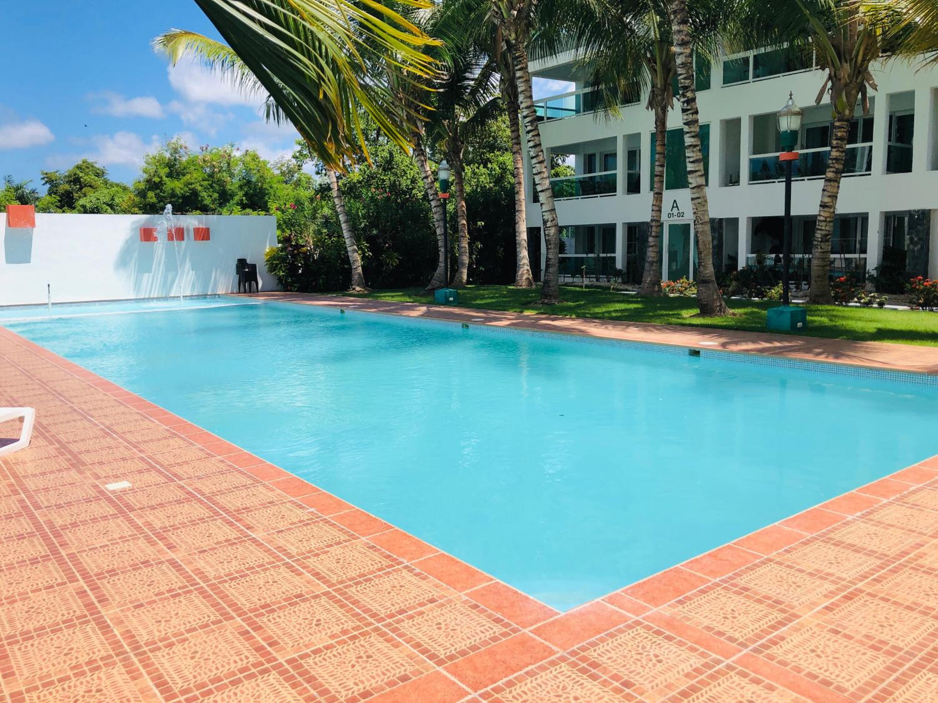Sunny Confortable Apartment at the Caribe