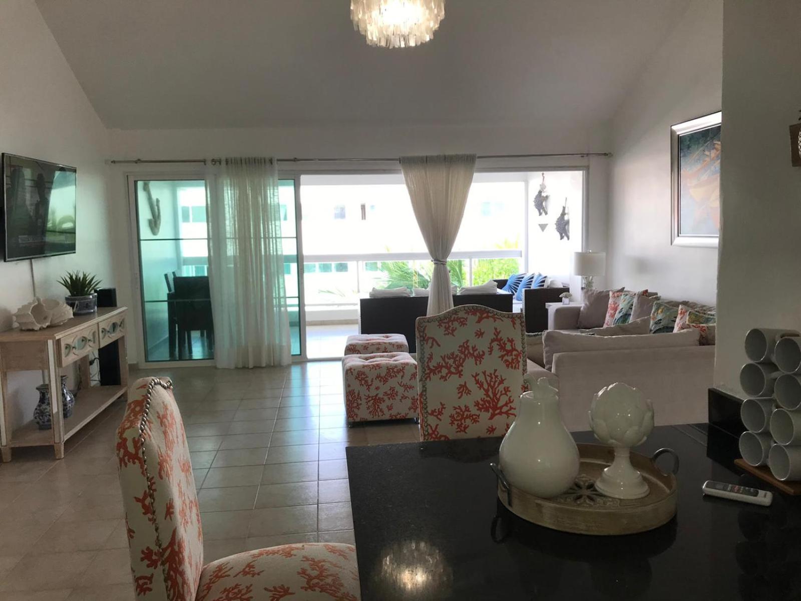 Sunny Confortable Apartment at the Caribe