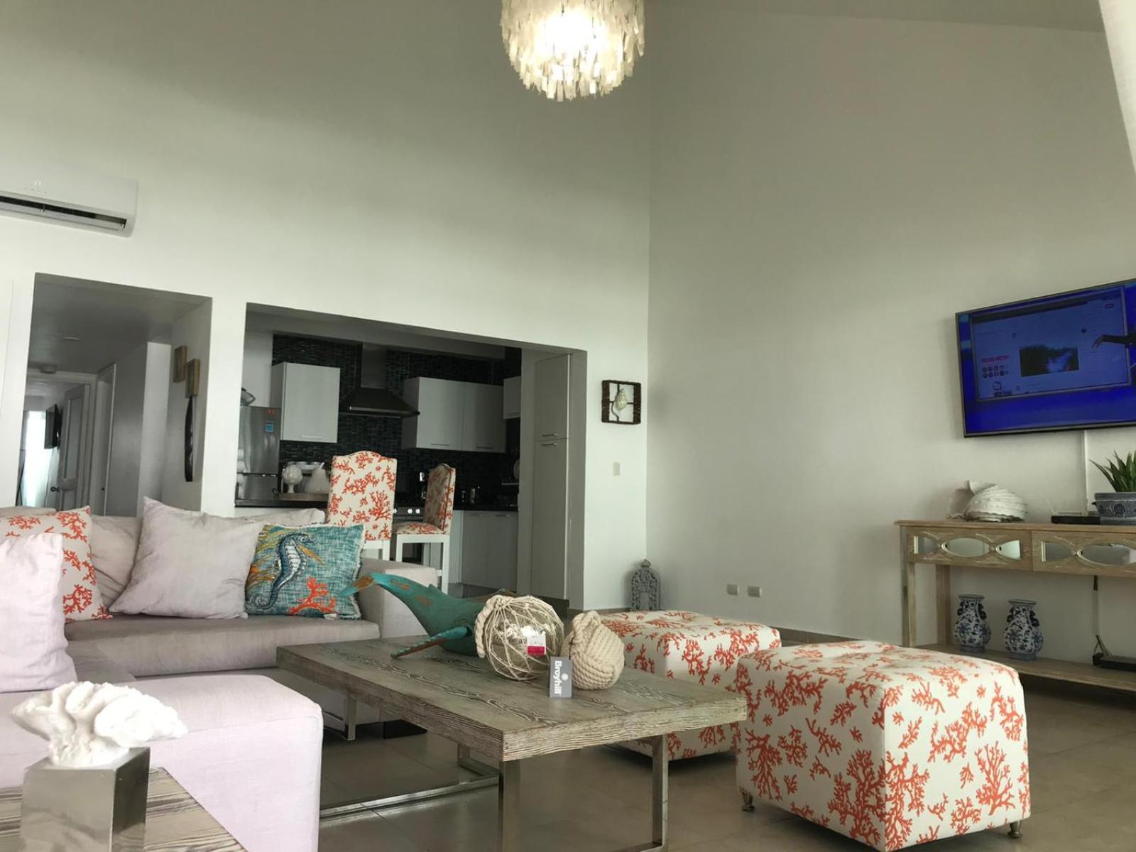 Sunny Confortable Apartment at the Caribe