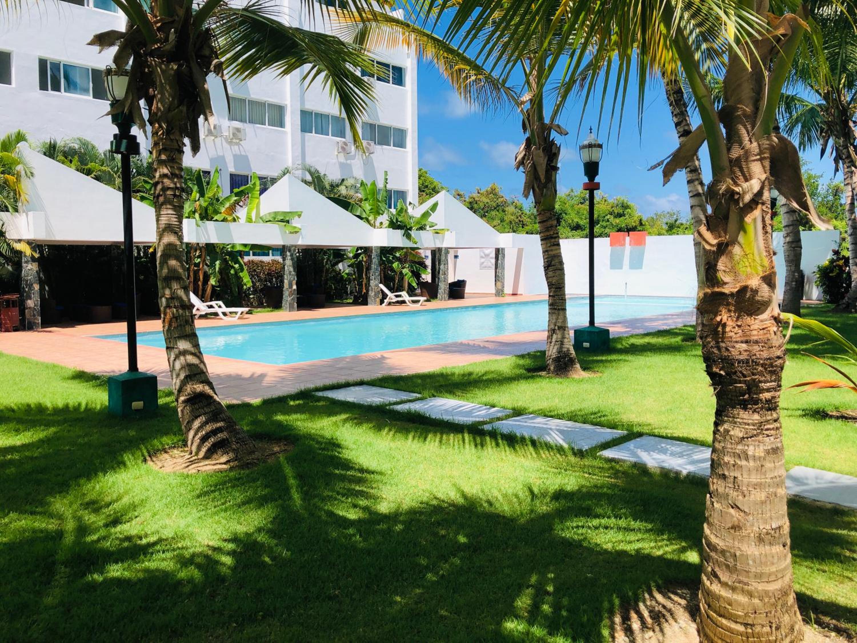 Sunny Confortable Apartment at the Caribe