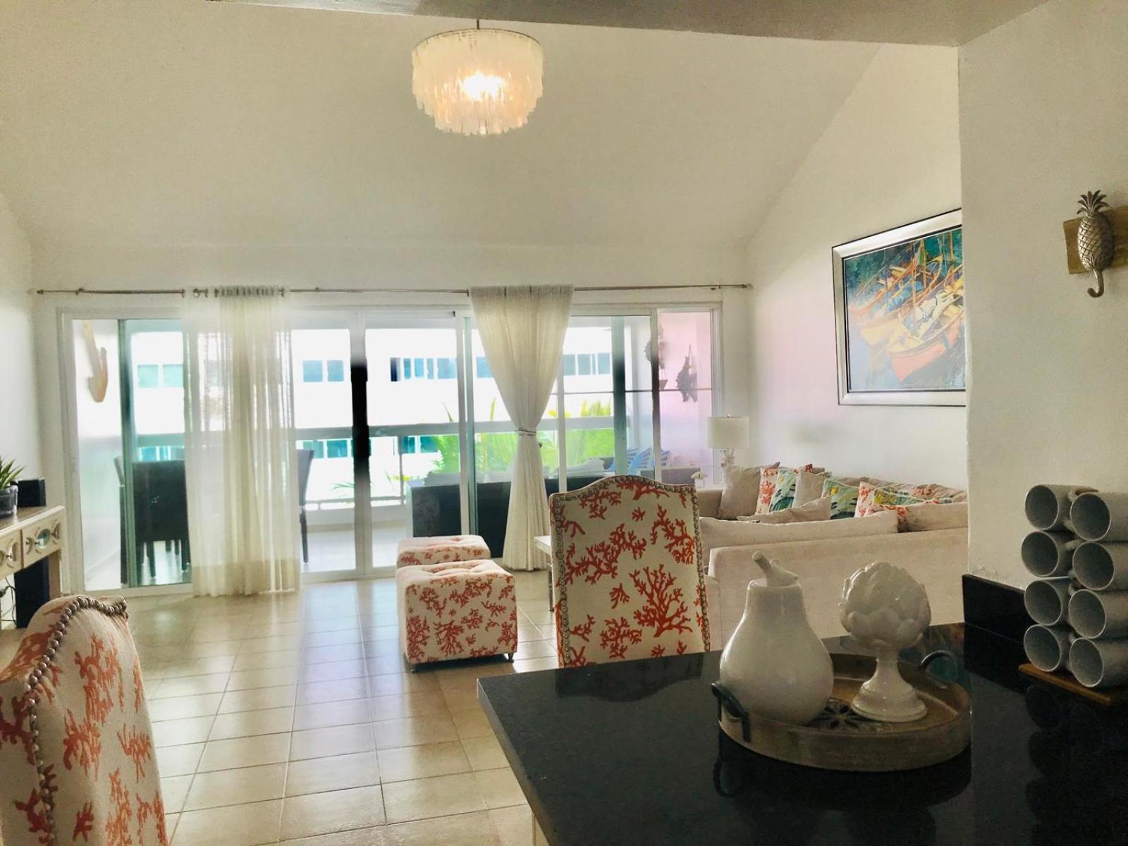 Sunny Confortable Apartment at the Caribe