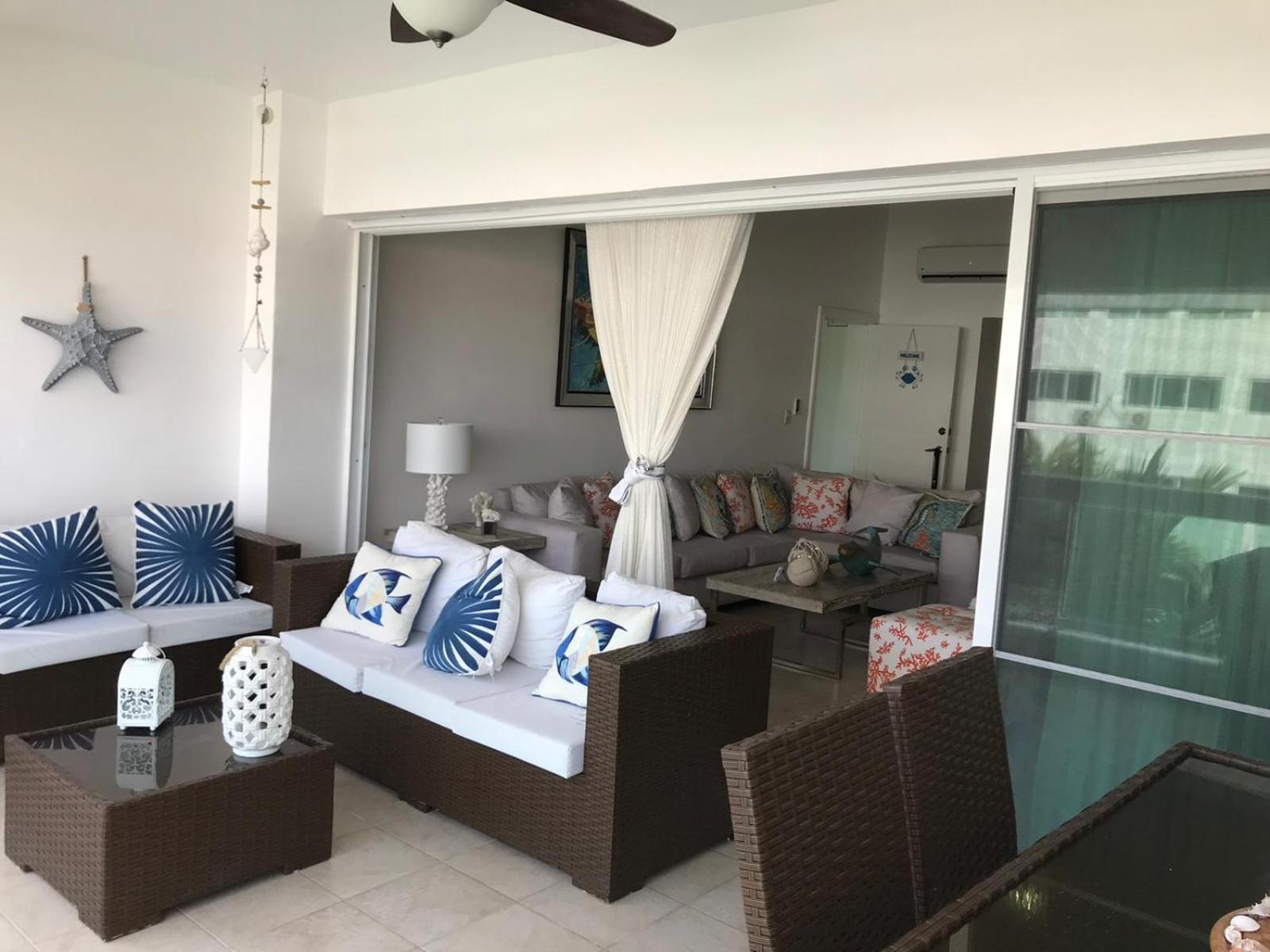 Sunny Confortable Apartment at the Caribe