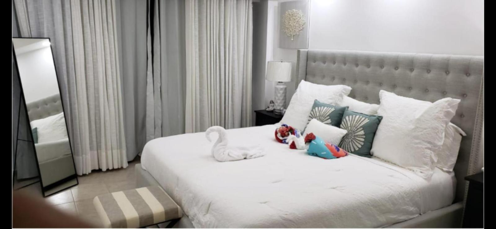 Sunny Confortable Apartment at the Caribe