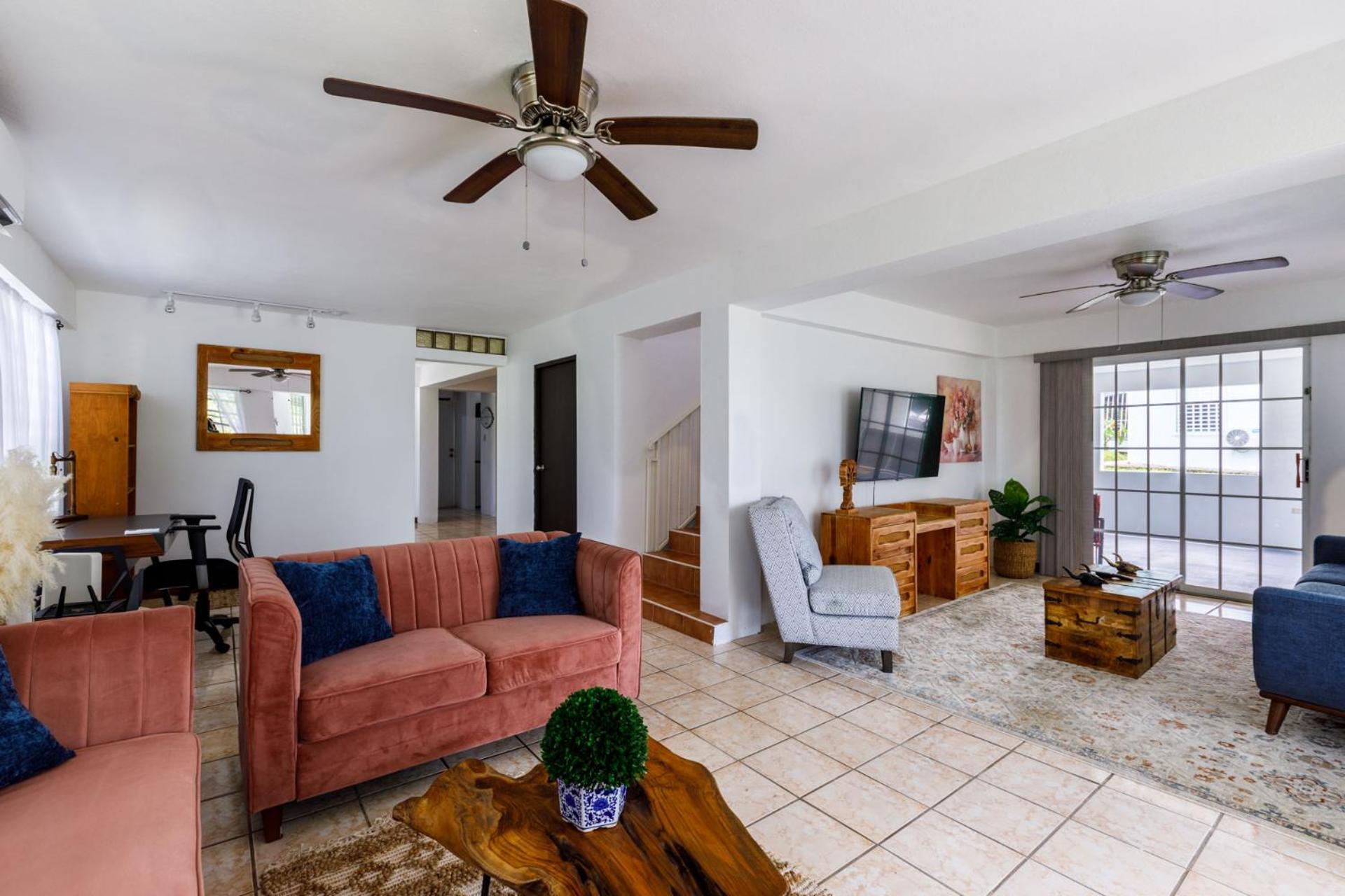 Rainforest Retreat 15 min from the beach