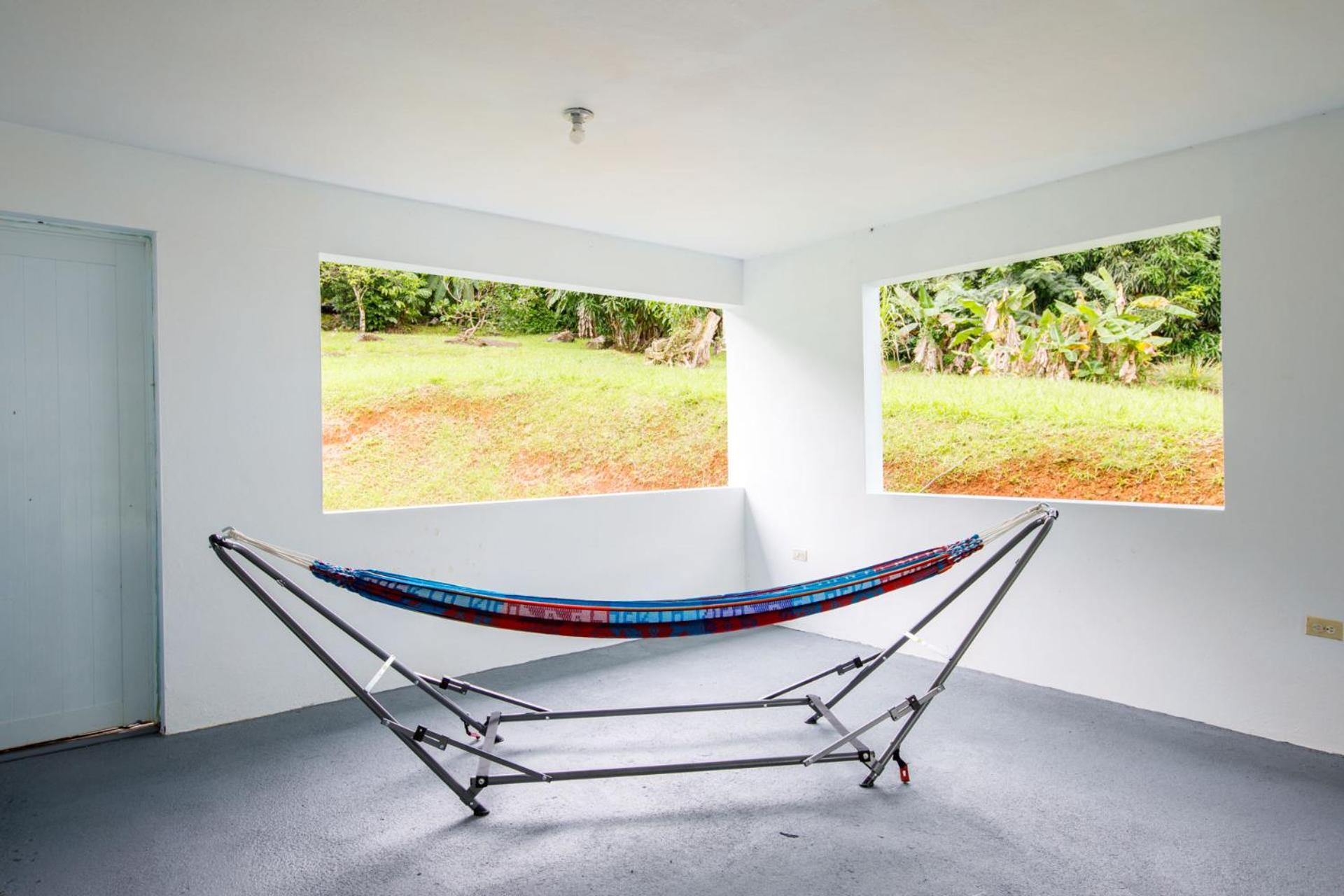 Rainforest Retreat 15 min from the beach