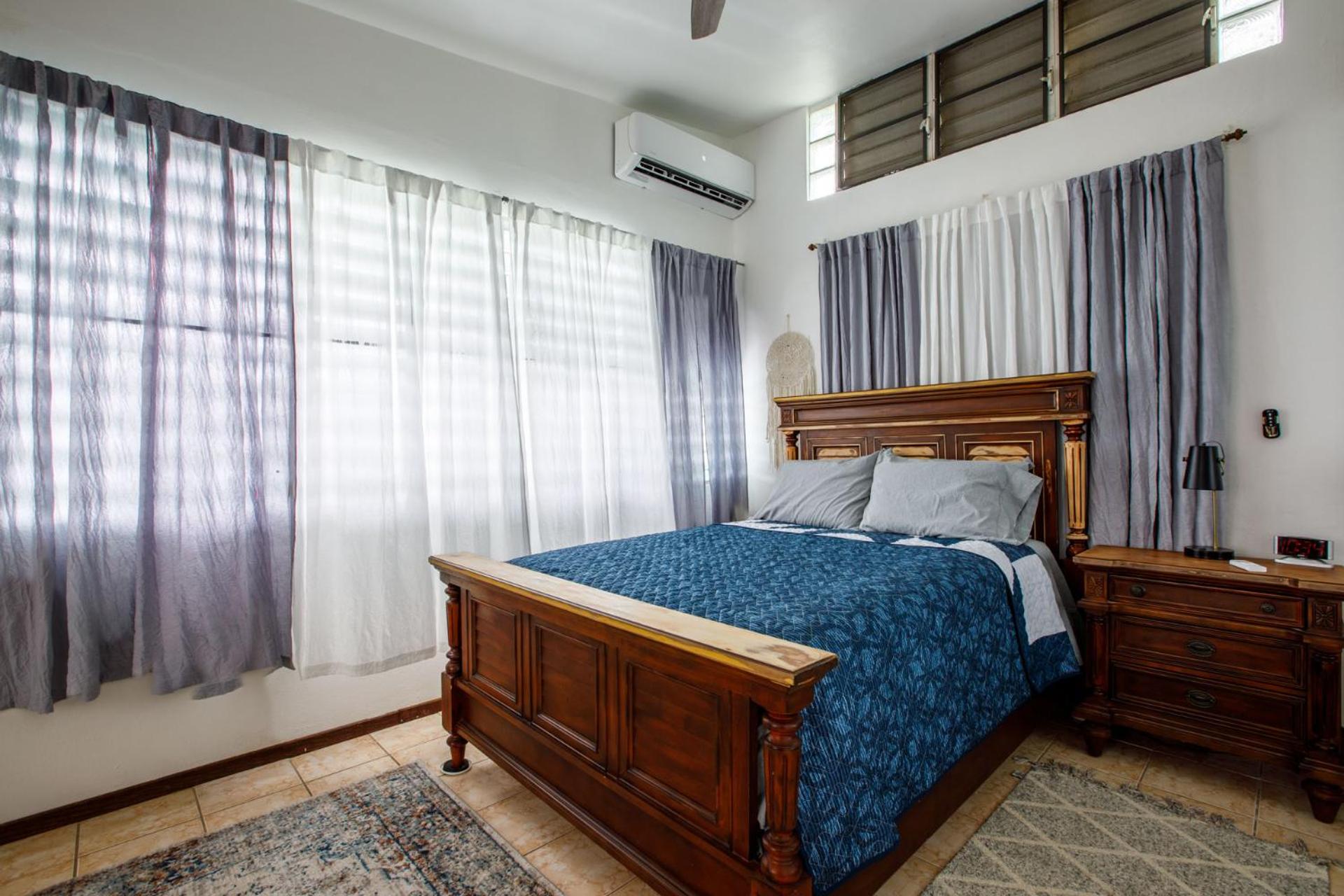 Rainforest Retreat 15 min from the beach