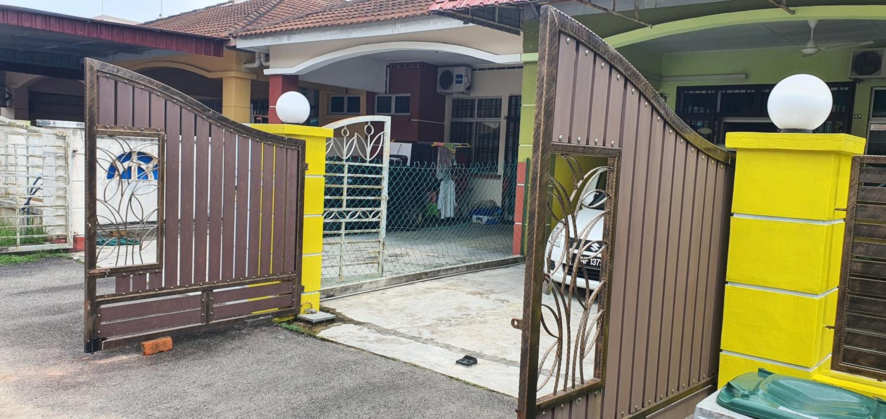 Ma Maison Homestay Taman Daiman Jaya Kota Tinggi photo 6