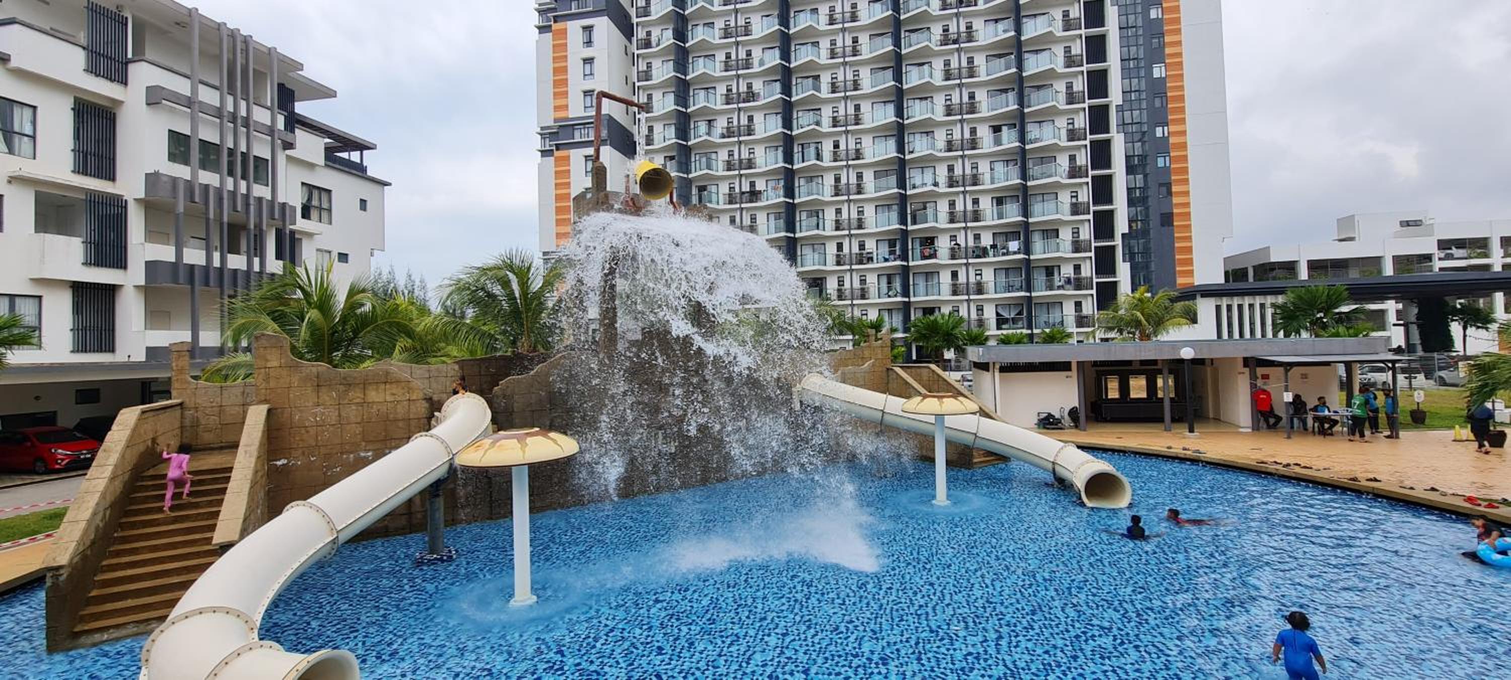 Seafront Villa at Swiss Garden Resort Residences, Kuantan -16pax photo 8
