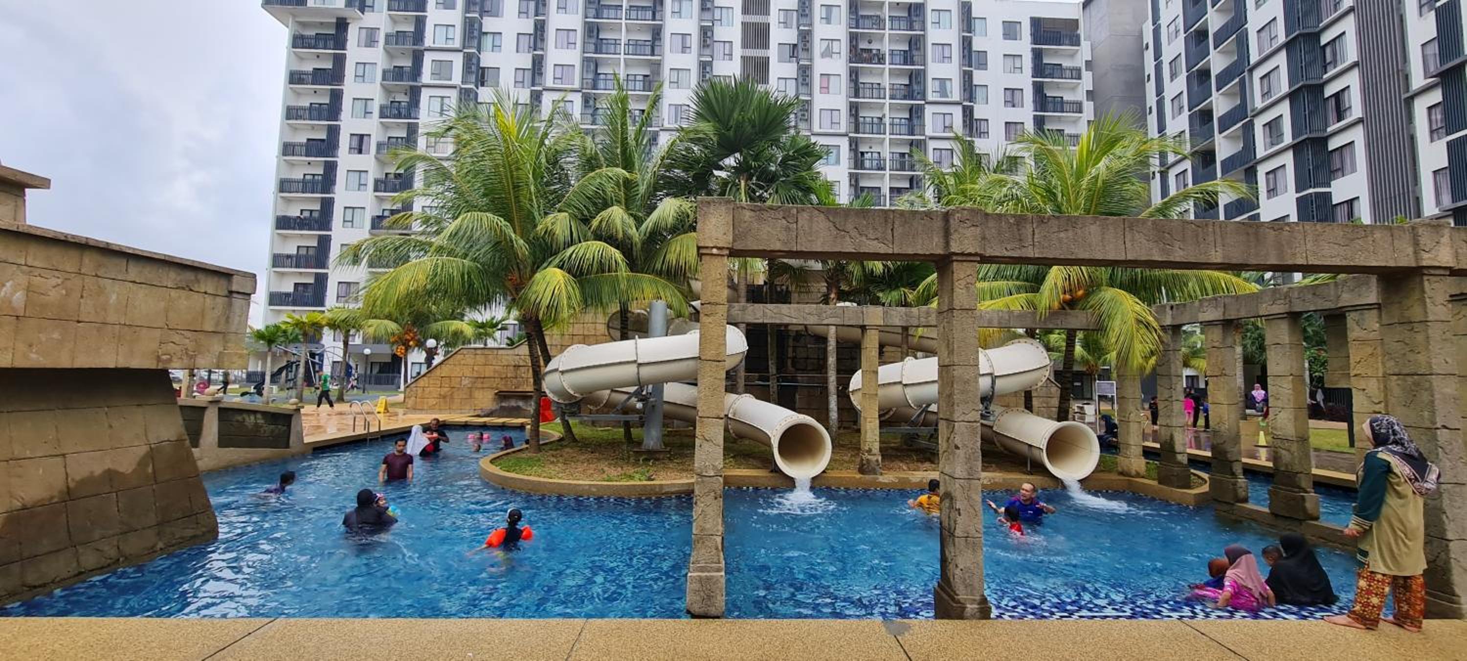Seafront Villa at Swiss Garden Resort Residences, Kuantan -16pax photo 6