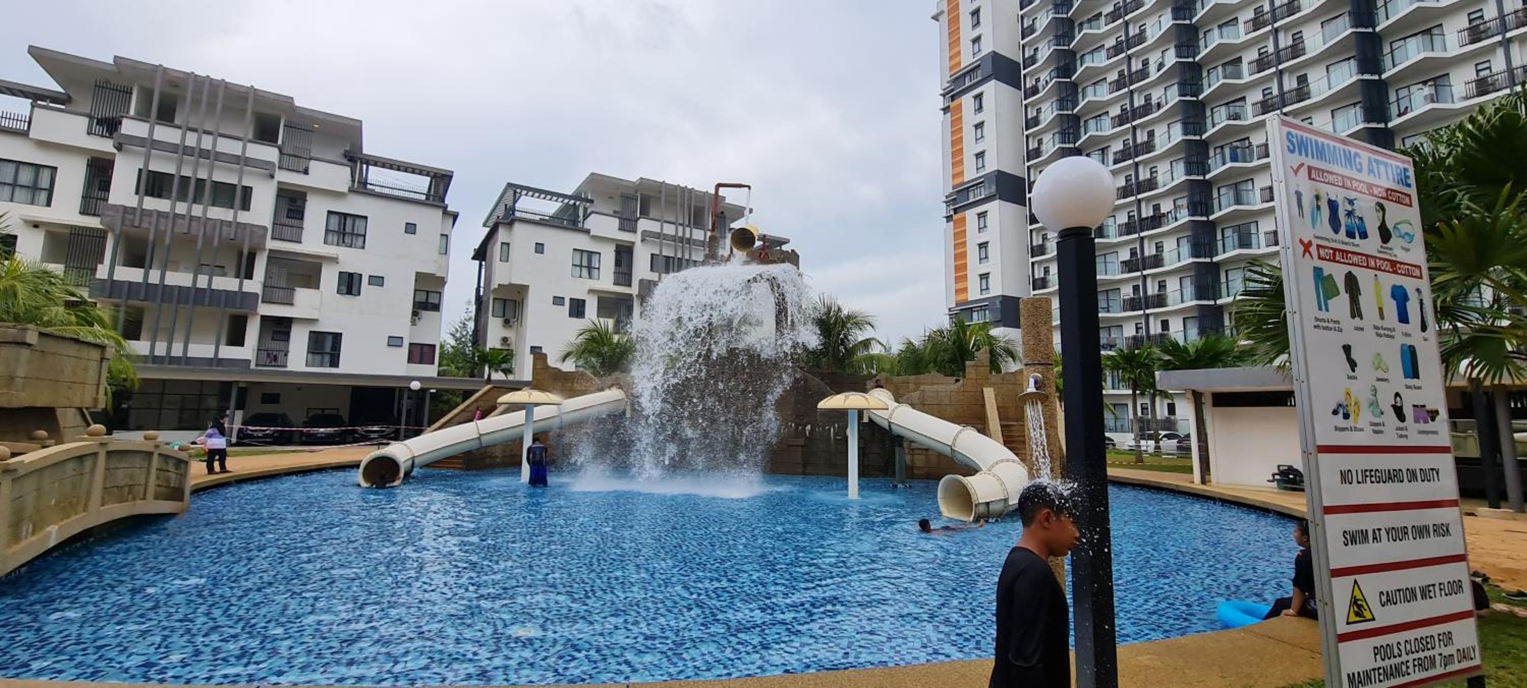 Seafront Villa at Swiss Garden Resort Residences, Kuantan -16pax photo 5