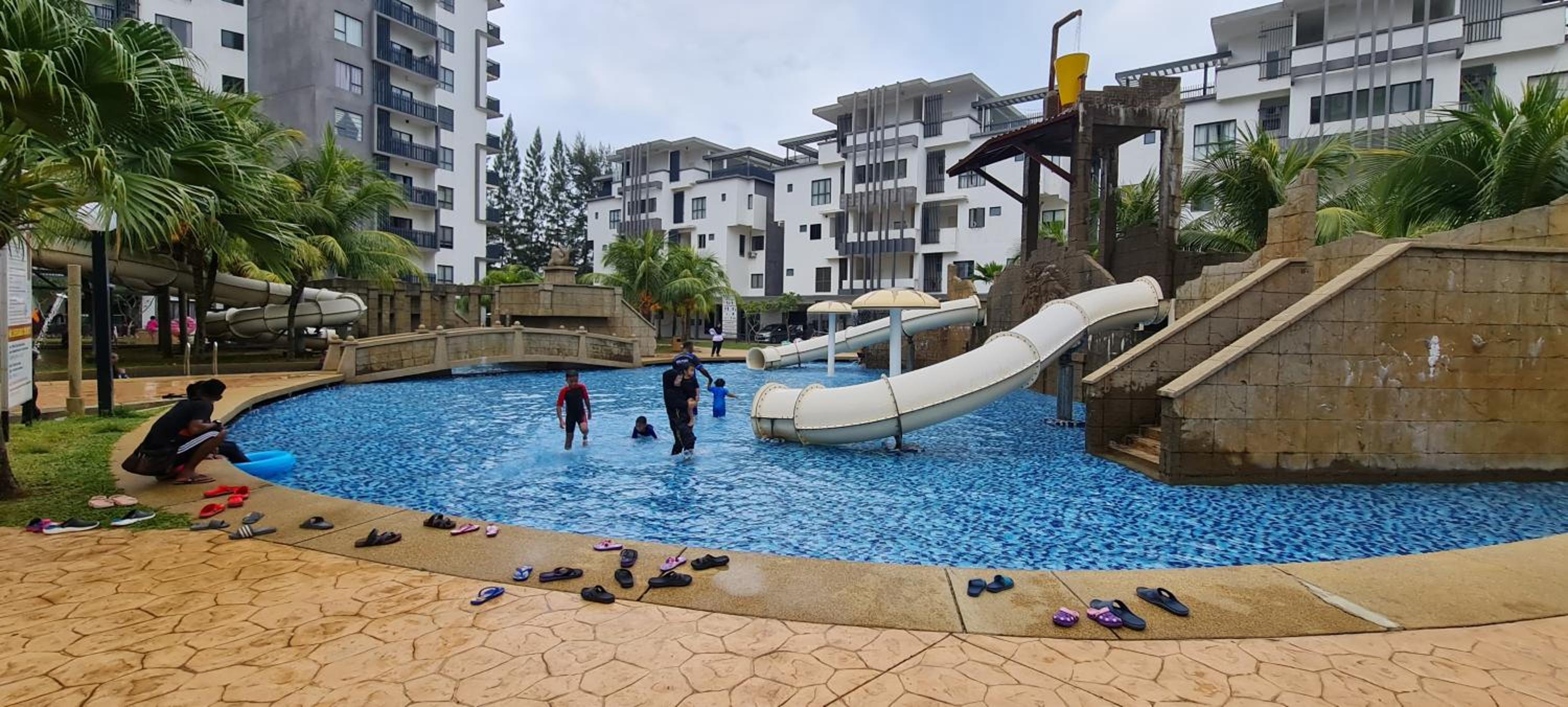 Seafront Villa at Swiss Garden Resort Residences, Kuantan -16pax photo 7