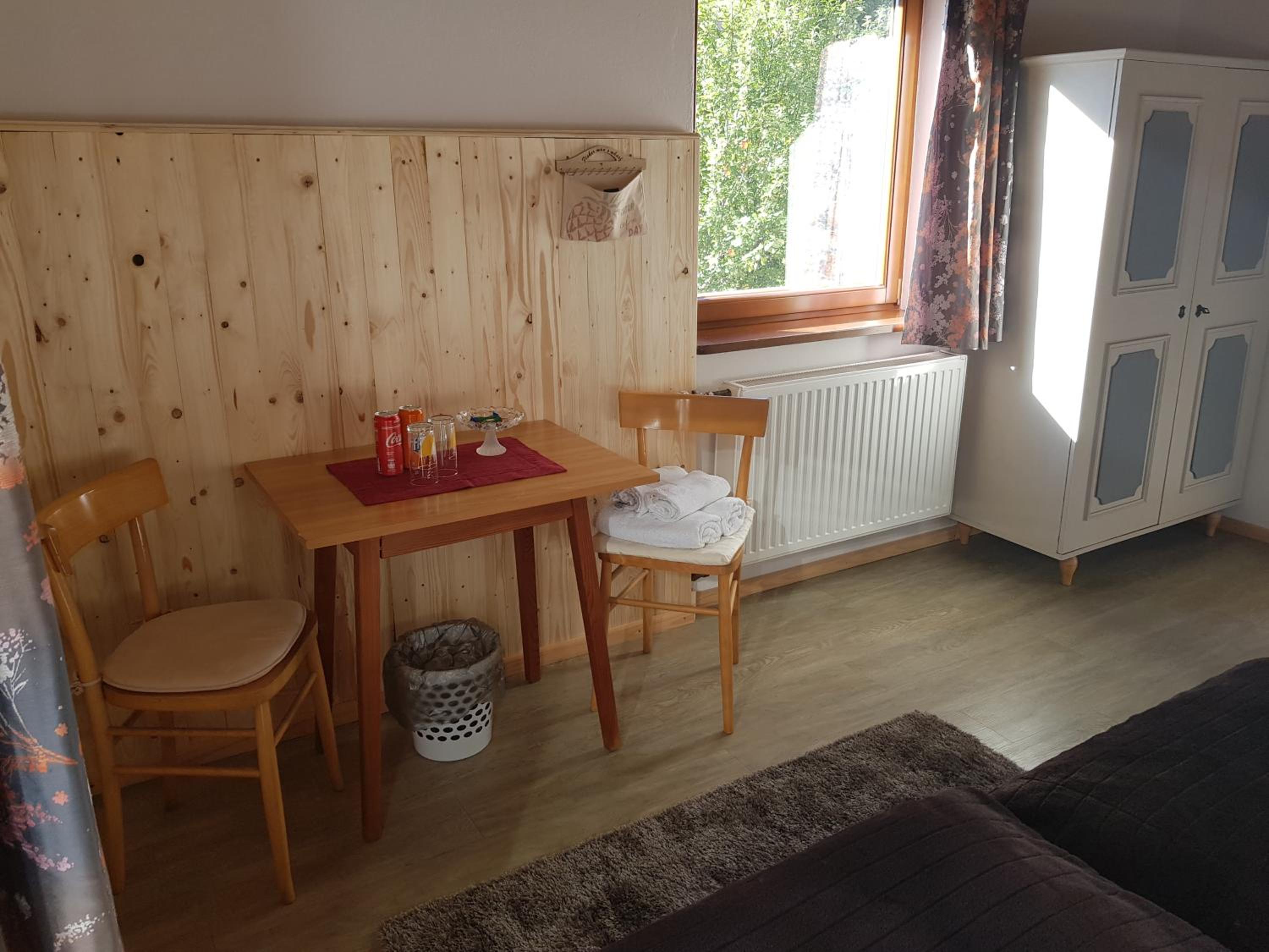Tattoo PENSION mit Restaurant und Tattoo-Studio