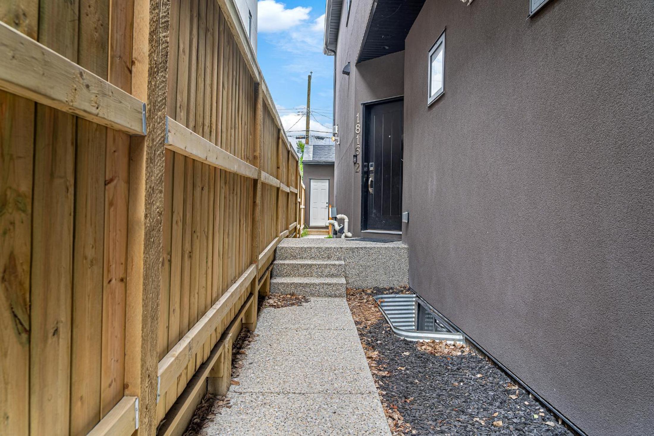 Contemporary Luxury 4 bedroom House near Downtown