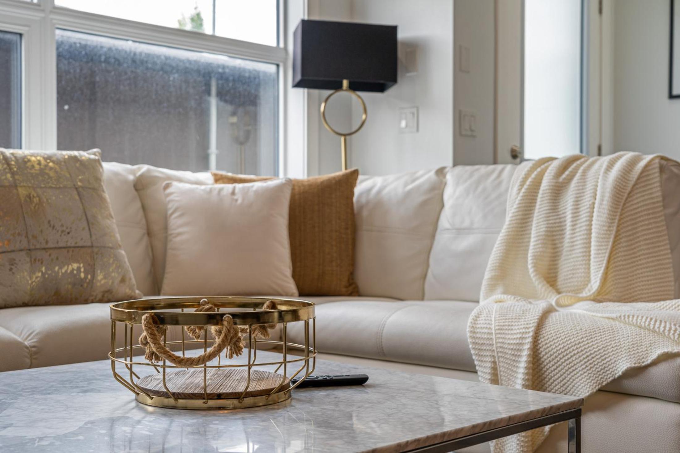 Contemporary Luxury 4 bedroom House near Downtown