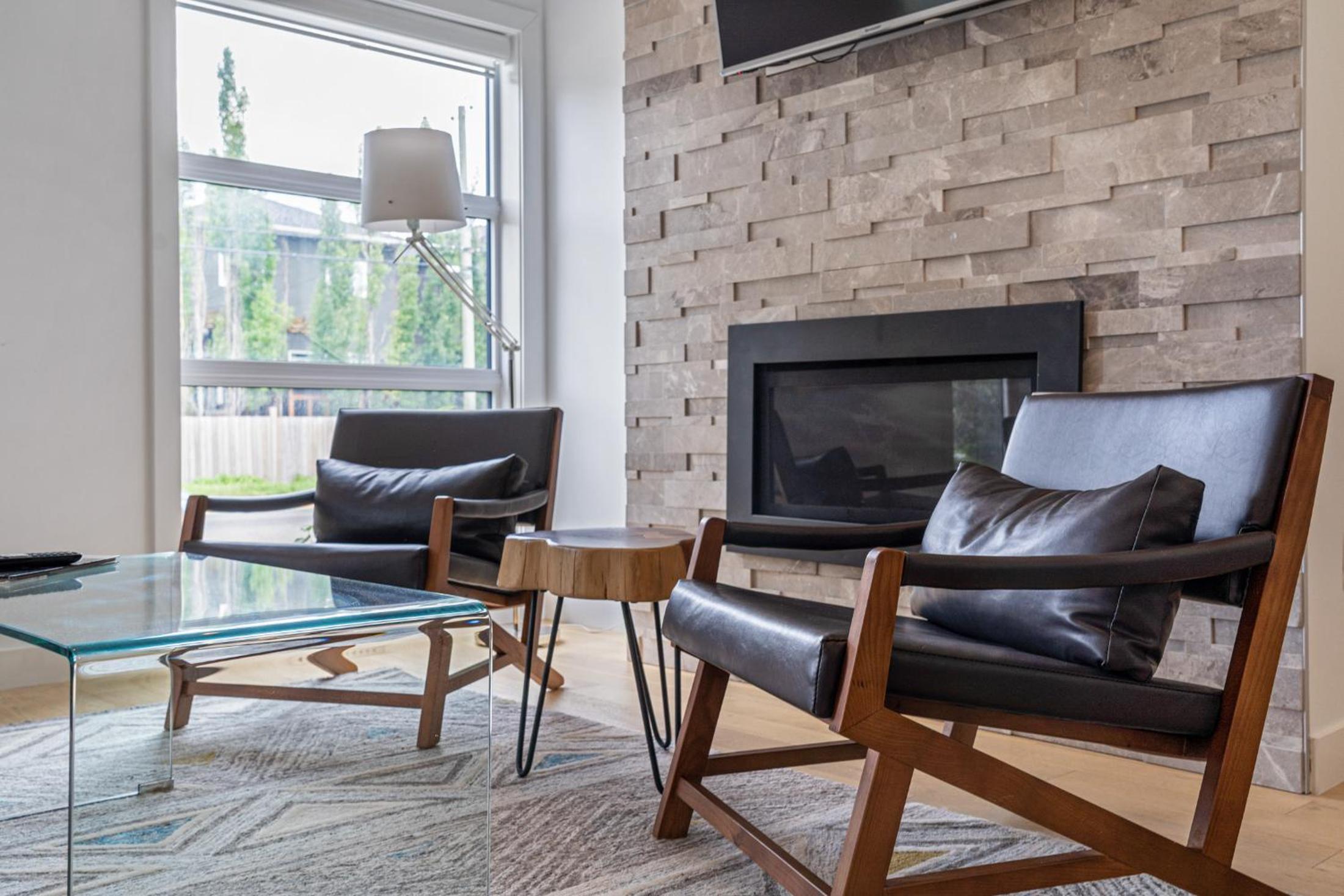 Contemporary Luxury 4 bedroom House near Downtown