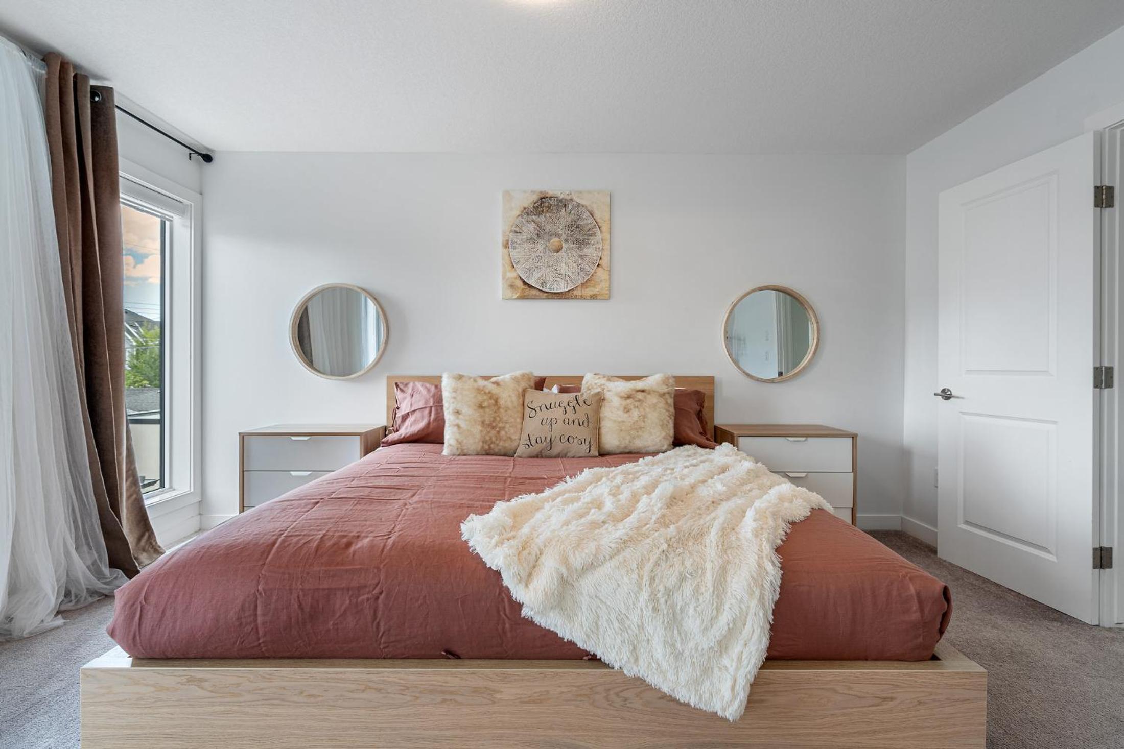 Contemporary Luxury 4 bedroom House near Downtown