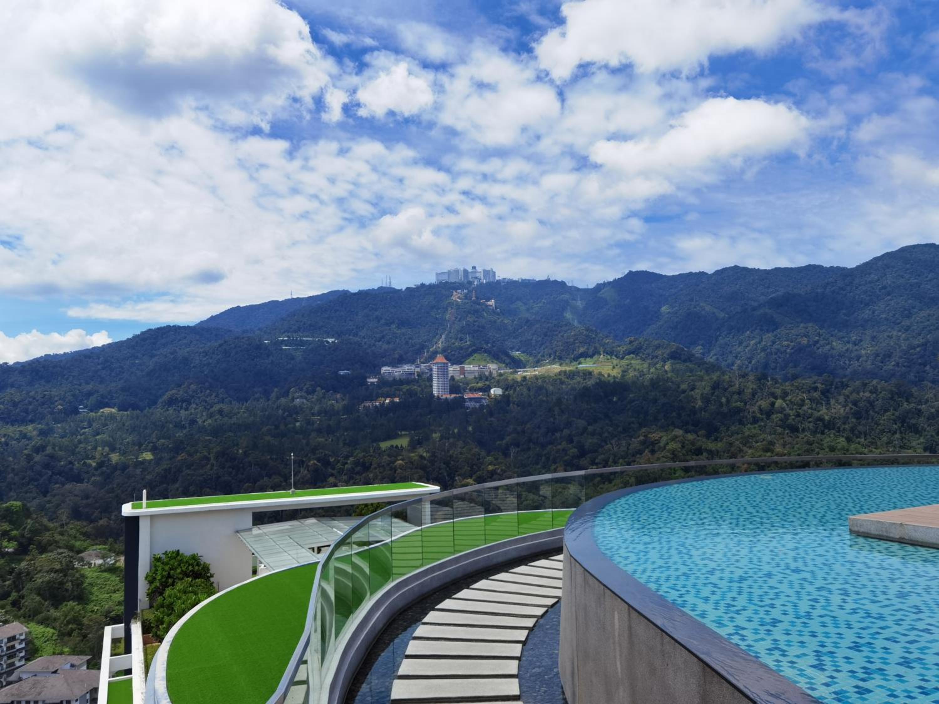 Windmill Upon Hills Luxurious Sky Villa 360 Sky Pool Heated Pool Mountainous Genting View Genting Highland by Heritage photo 4
