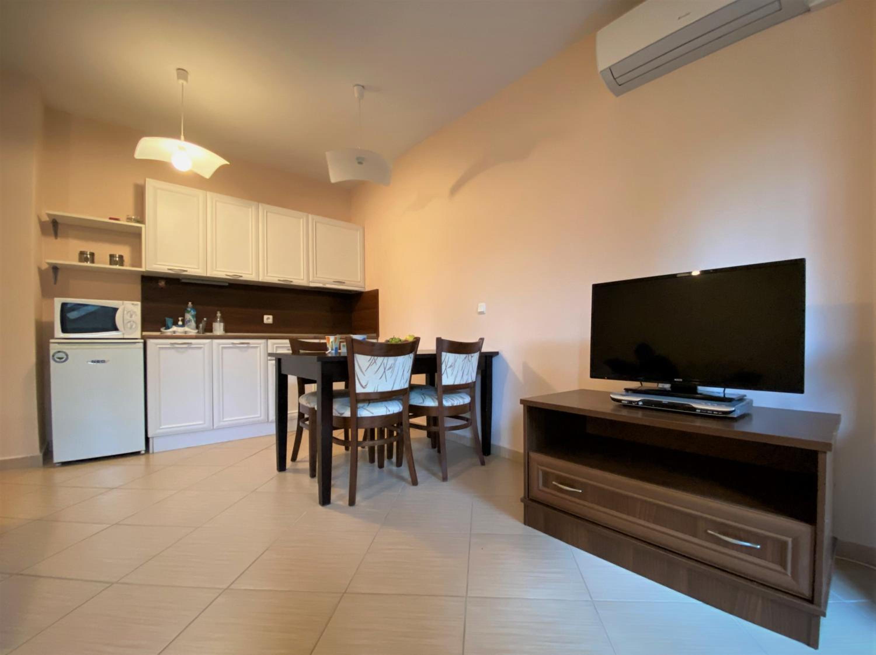 Green life Bansko, 1 bedroom private apartment D4 view 3