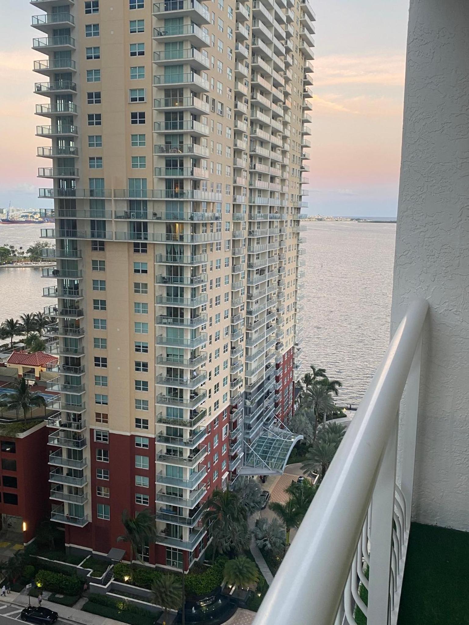 High Rise Brickell Modern Studio