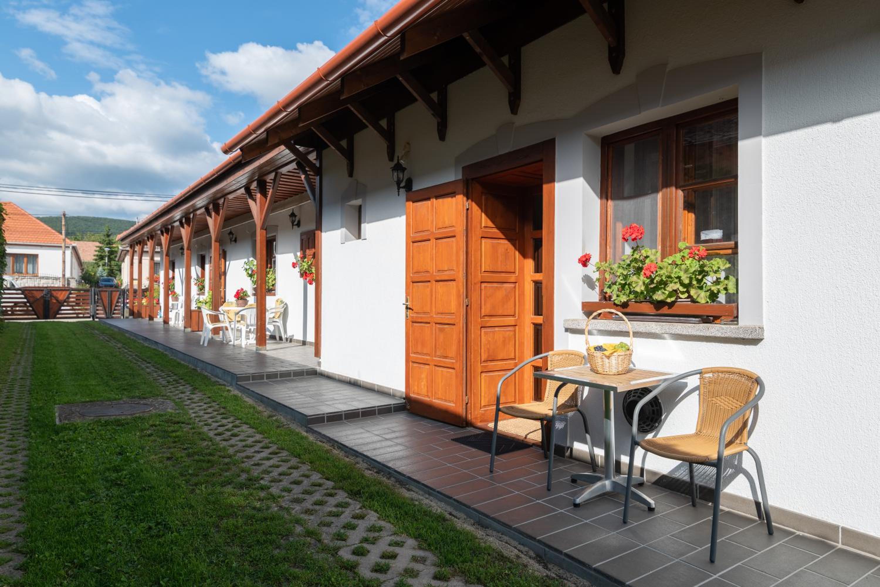 Nyugalom Apartman Hercegkút view 2