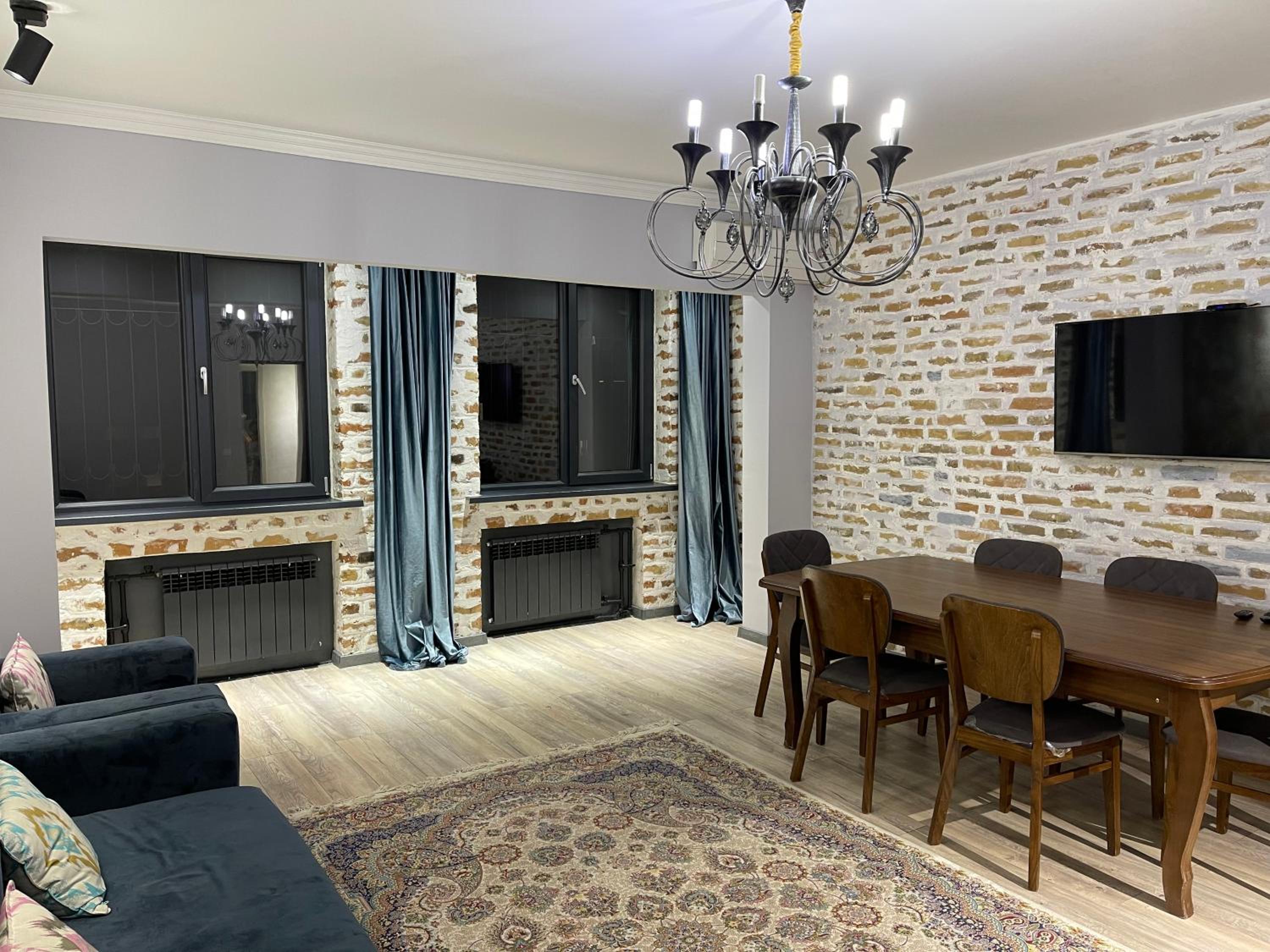 apartment Tashkent 2 BR centre main St view 4