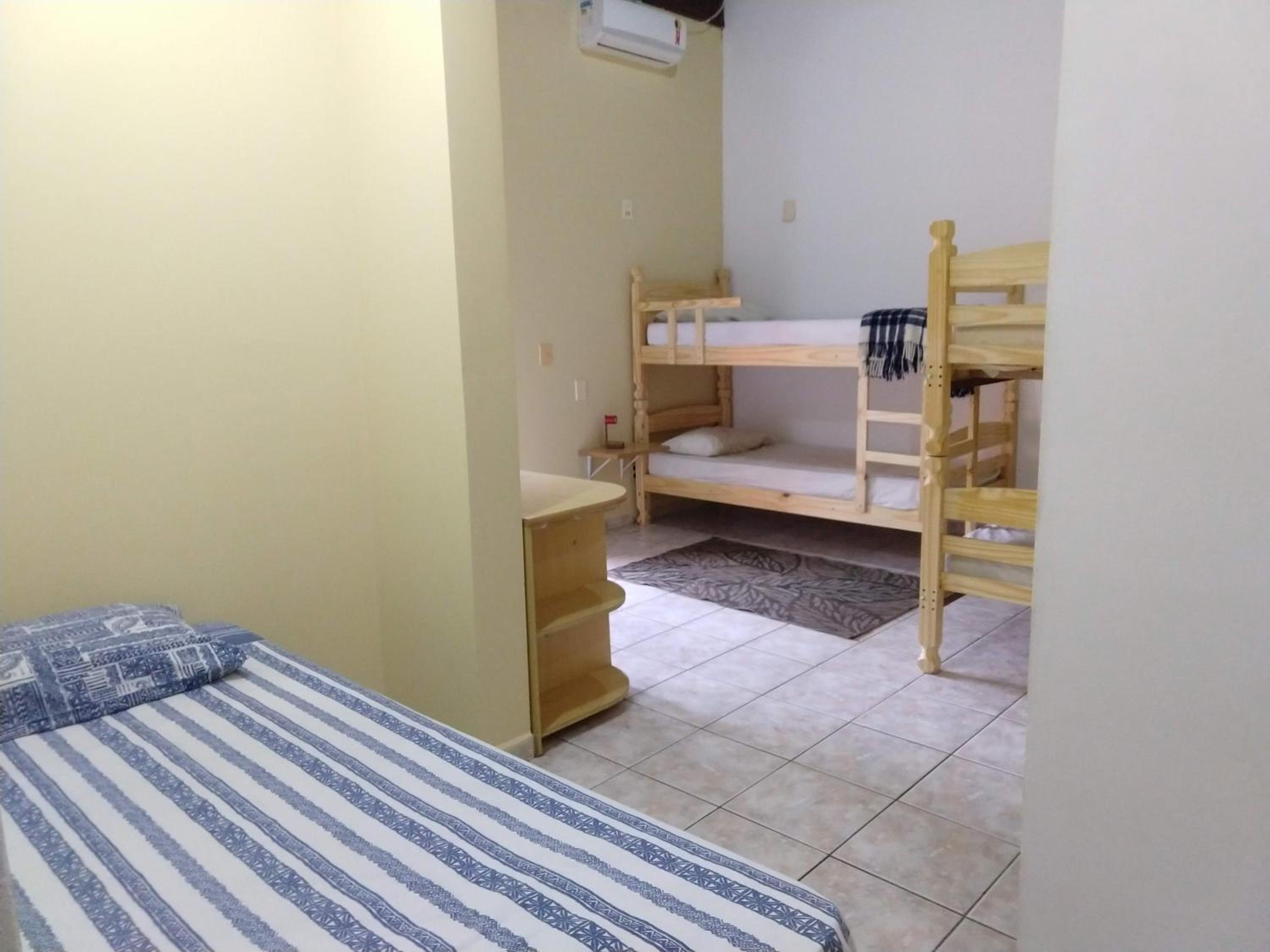 Casa 5 suítes com piscina e churrasqueira