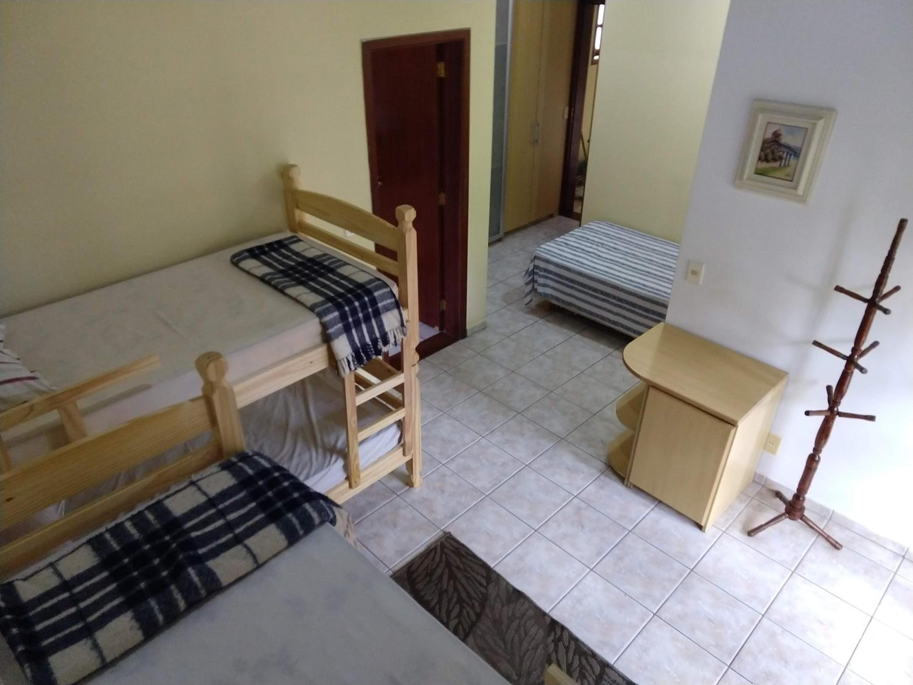 Casa 5 suítes com piscina e churrasqueira