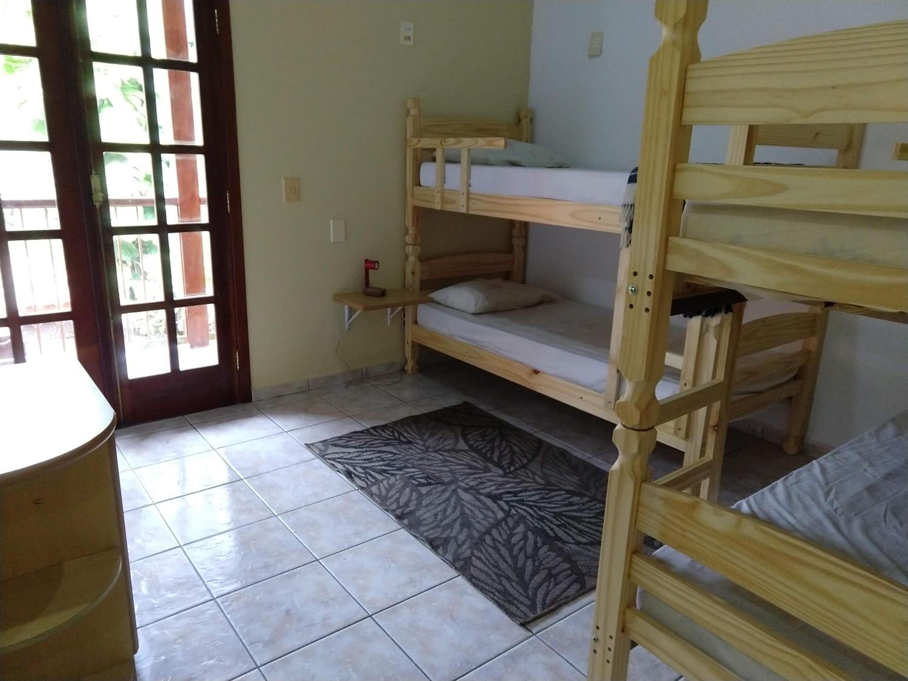 Casa 5 suítes com piscina e churrasqueira