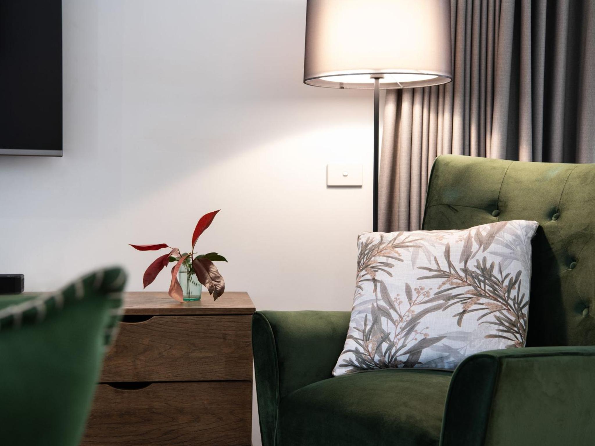 The Den, outdoor spa Daylesford