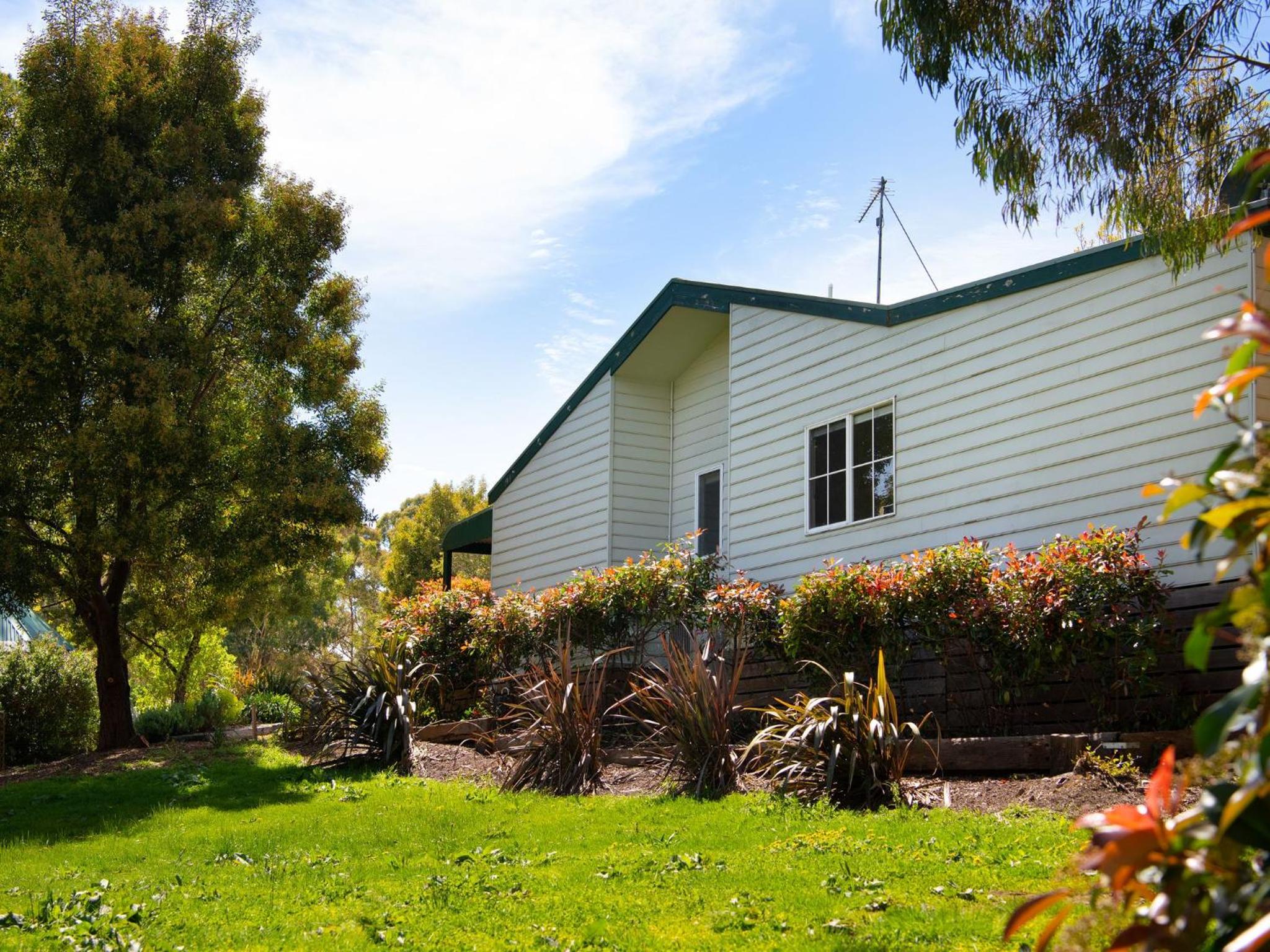 The Den, outdoor spa Daylesford
