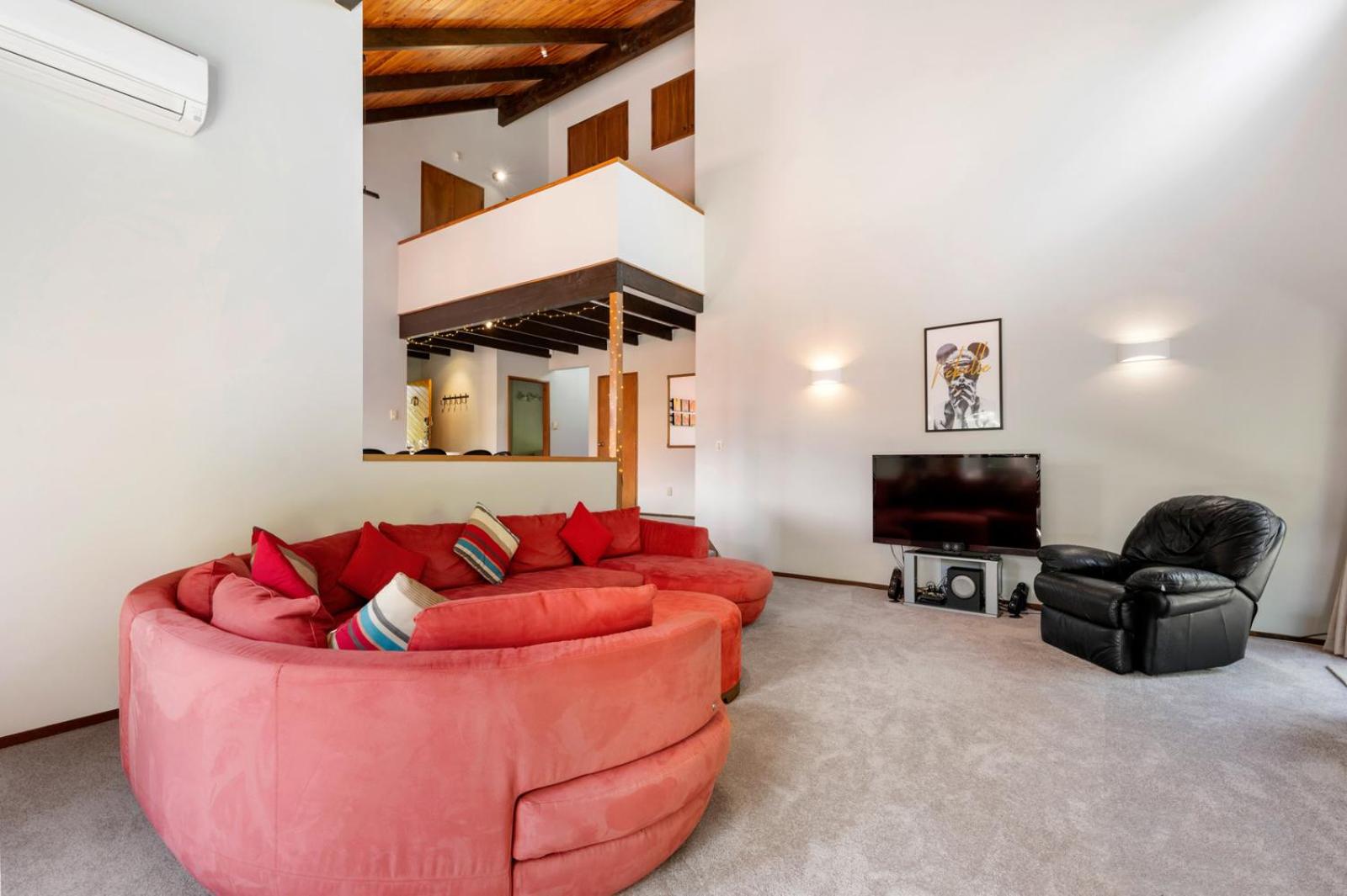 Garden Grove - Taupō Holiday Home view 4