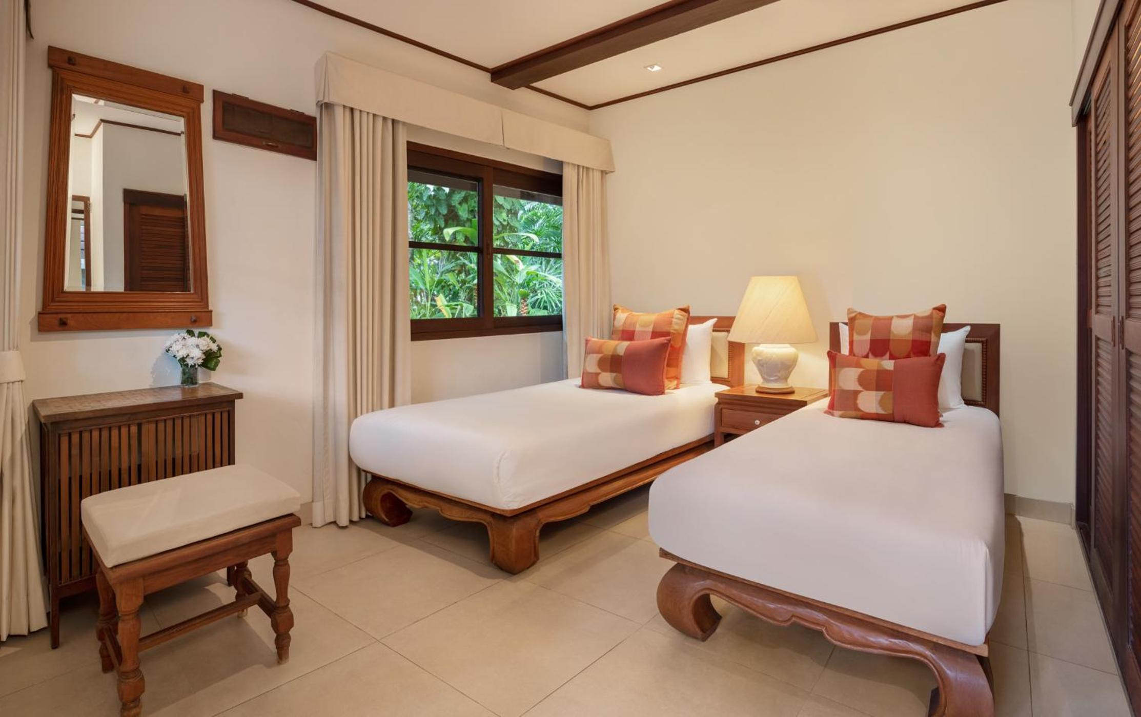 Hotel Ban Haad Sai - Beachfront Private Villa - Image 1