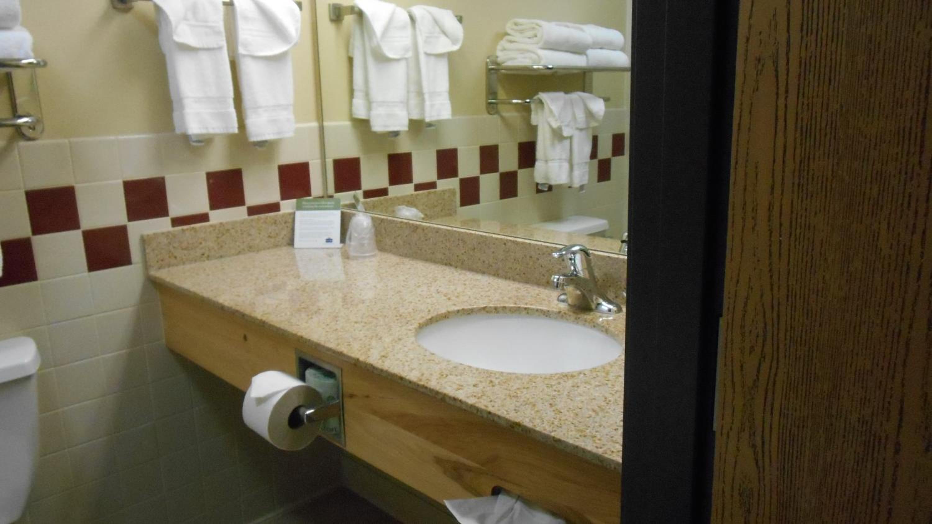 AmericInn by Wyndham Oswego - Property Image 42